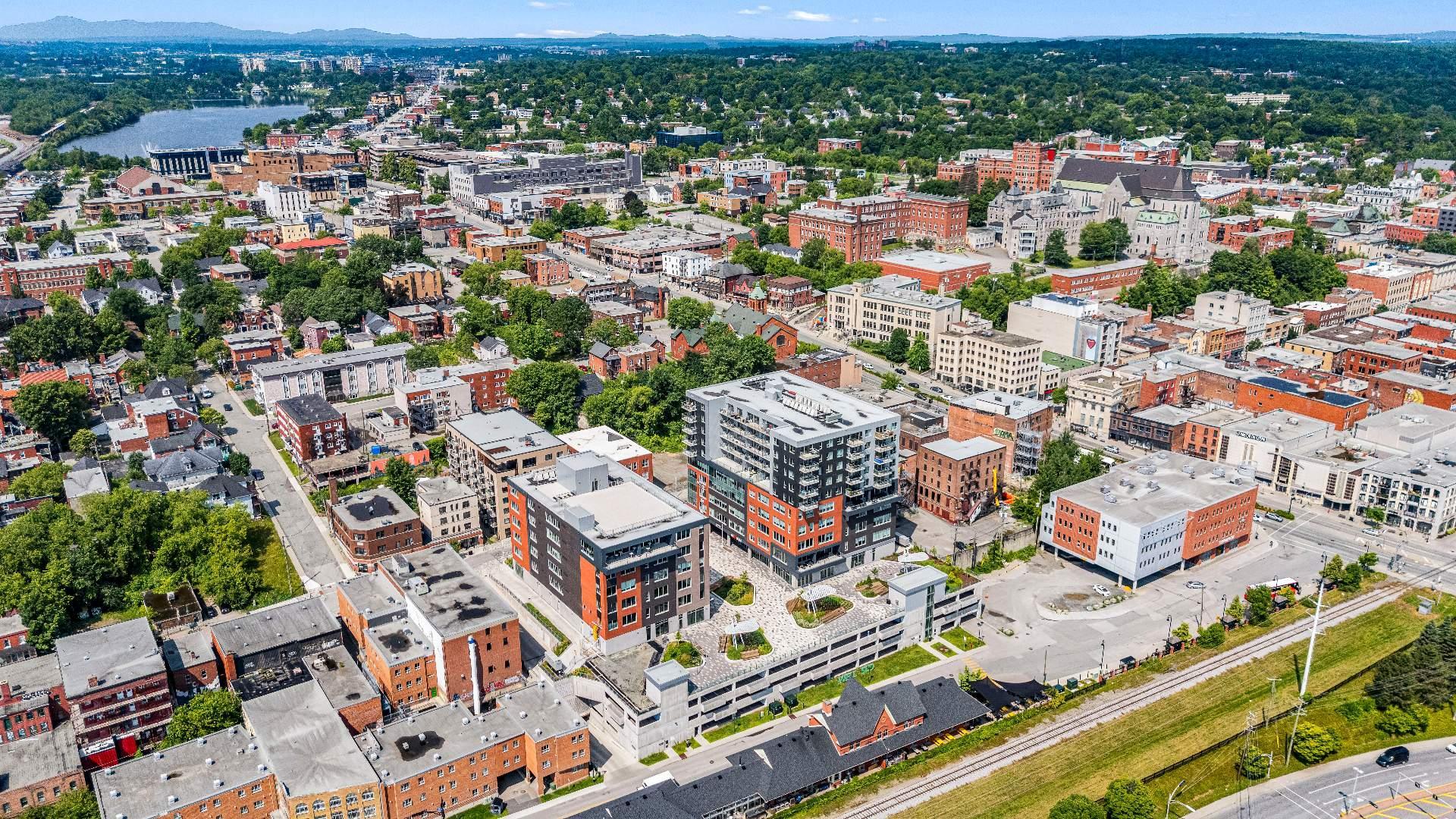 









60

 - 70


Rue Wellington S.

, 1005,
Sherbrooke (Les Nations),




QC
J1H5C7

