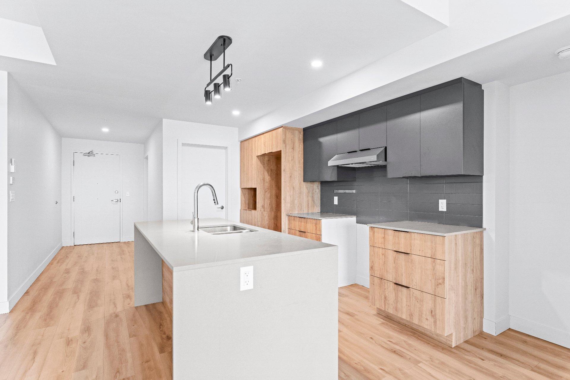 









60

 - 70


Rue Wellington S.

, 1005,
Sherbrooke (Les Nations),




QC
J1H5C7

