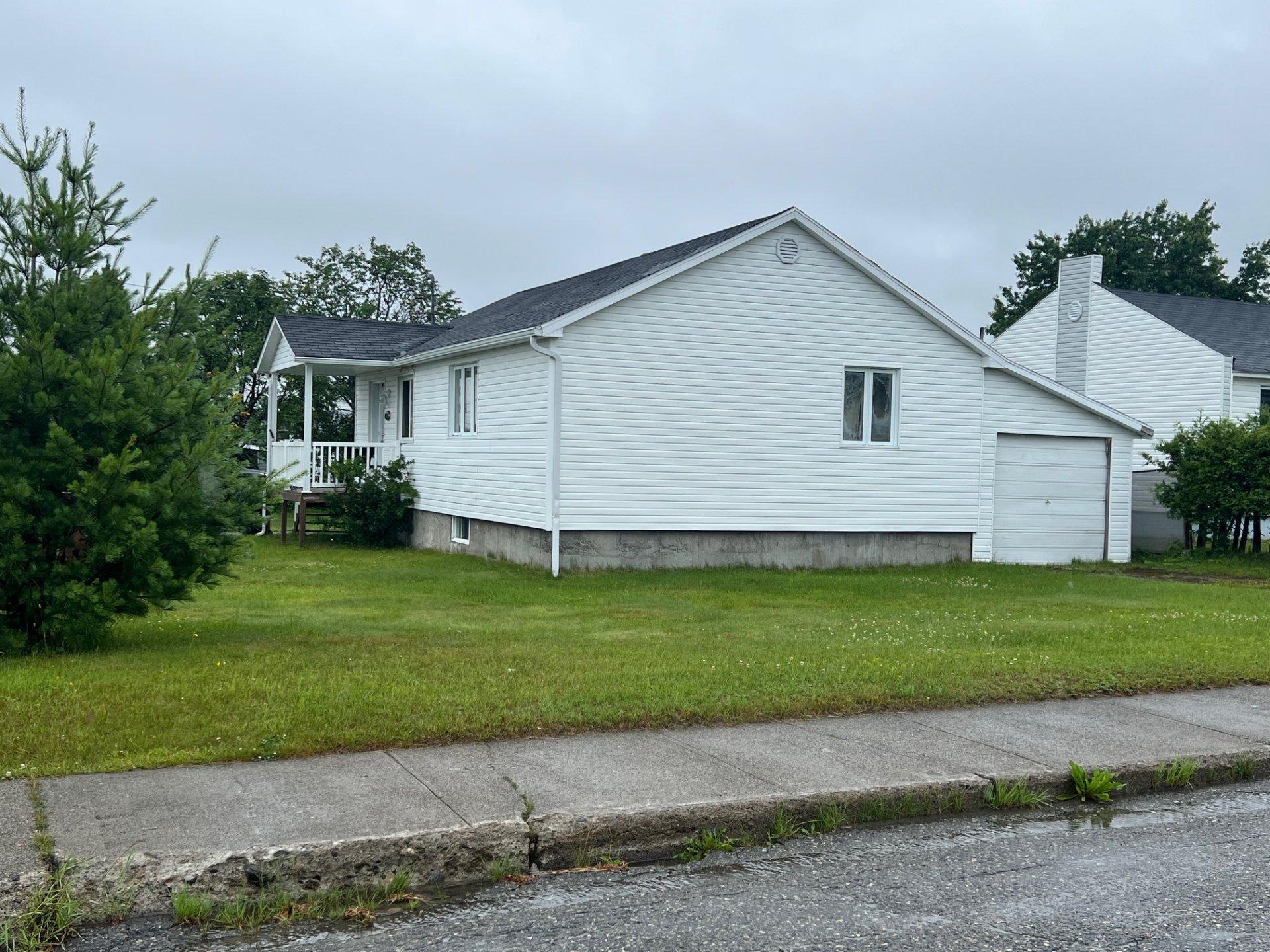









38


2e Avenue

,
Chapais,




QC
G0W1H0

