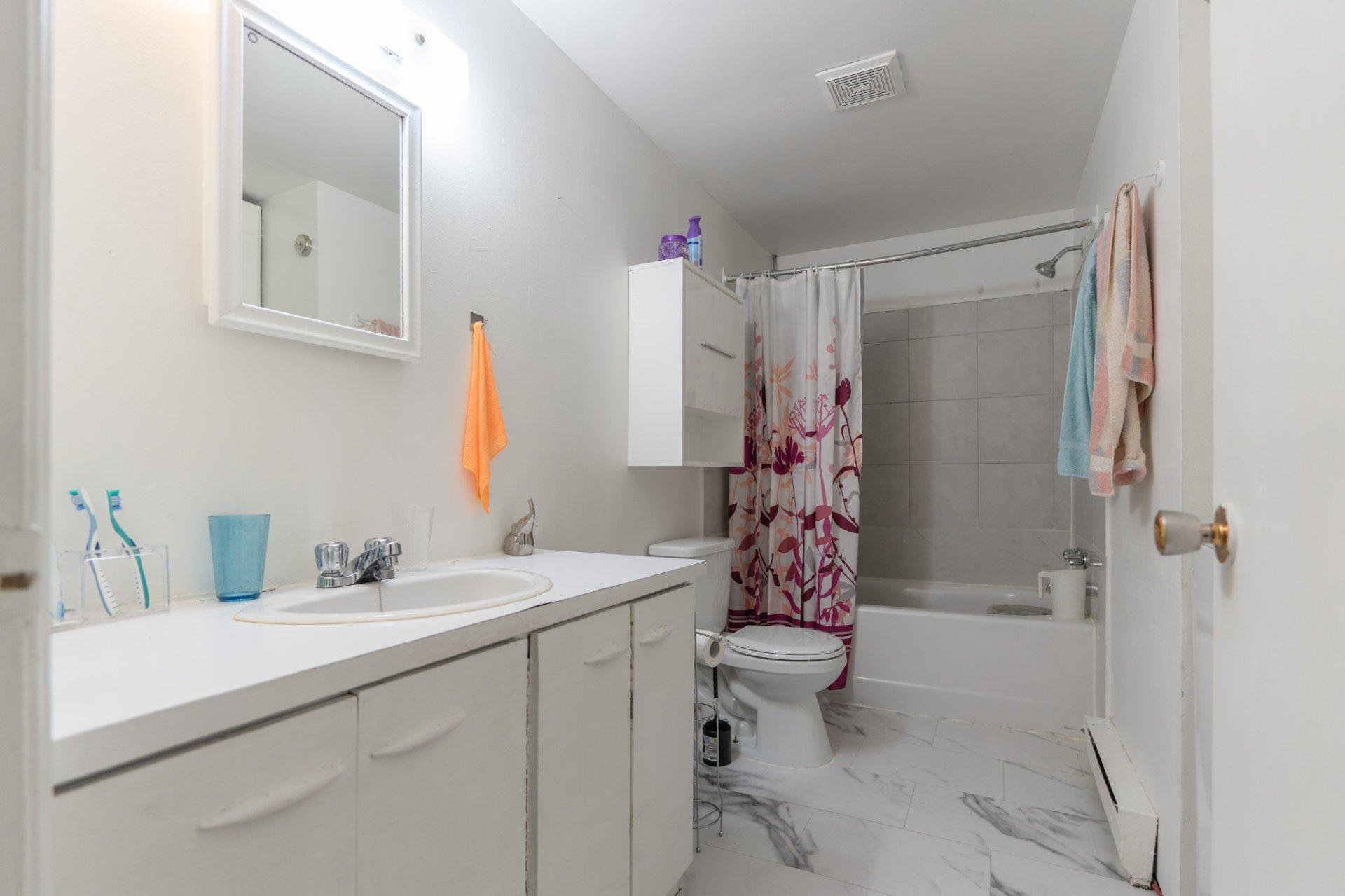 









14


Carré Richelieu

,
Châteauguay,




QC
J6K3T8

