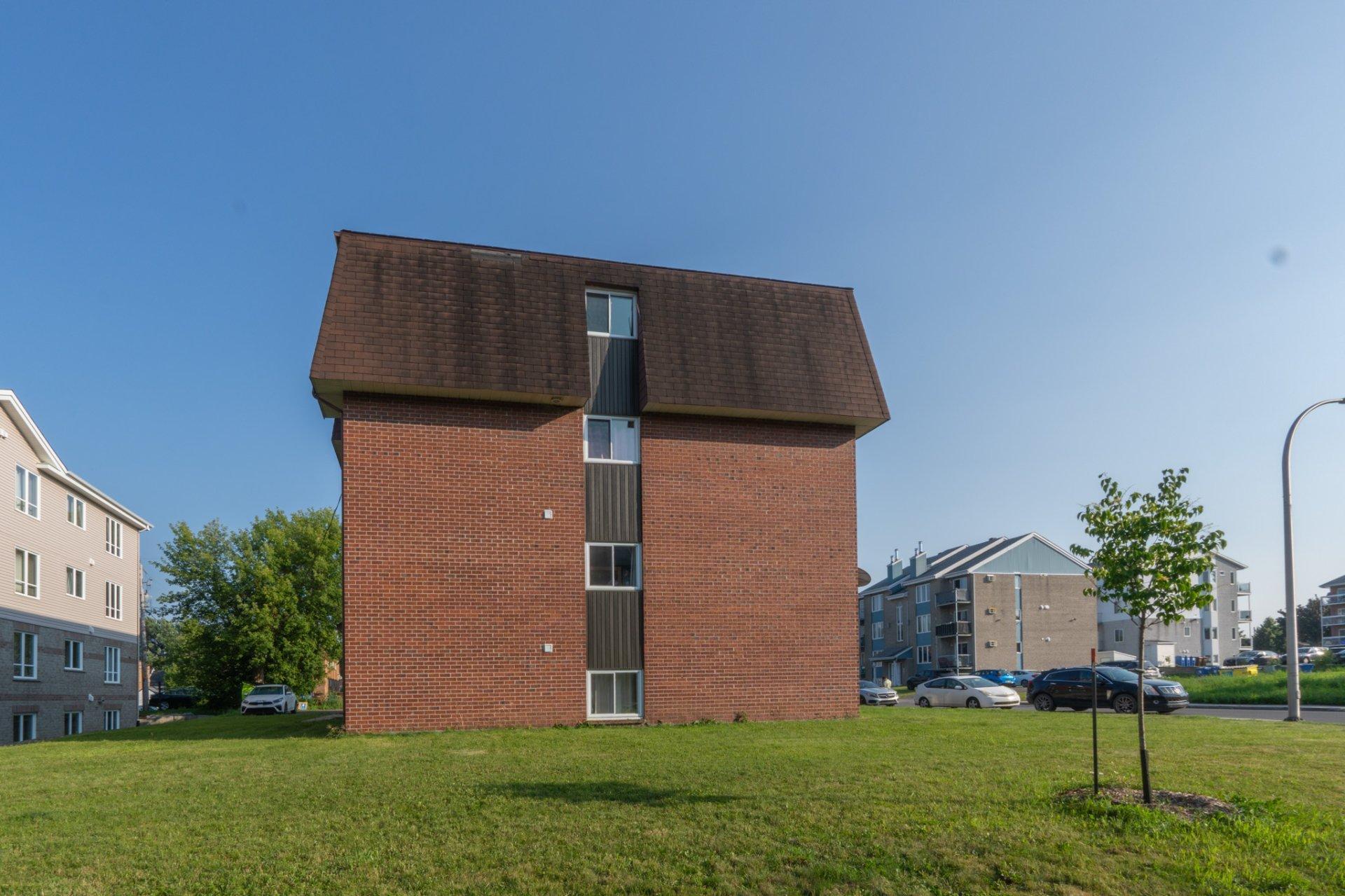 









14


Carré Richelieu

,
Châteauguay,




QC
J6K3T8


