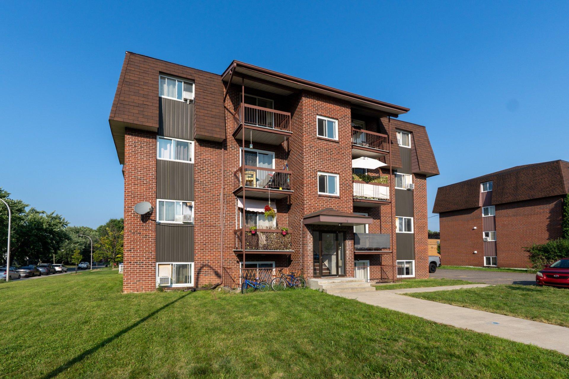 









14


Carré Richelieu

,
Châteauguay,




QC
J6K3T8

