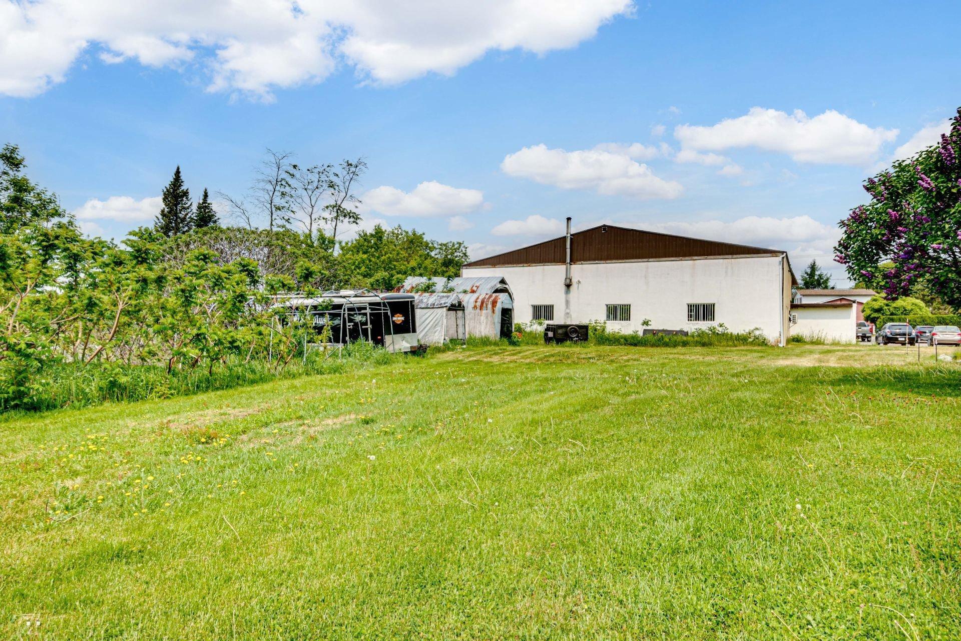 









4230


Rue Notre-Dame E.

,
Trois-Rivières,




QC
G8V1Z5

