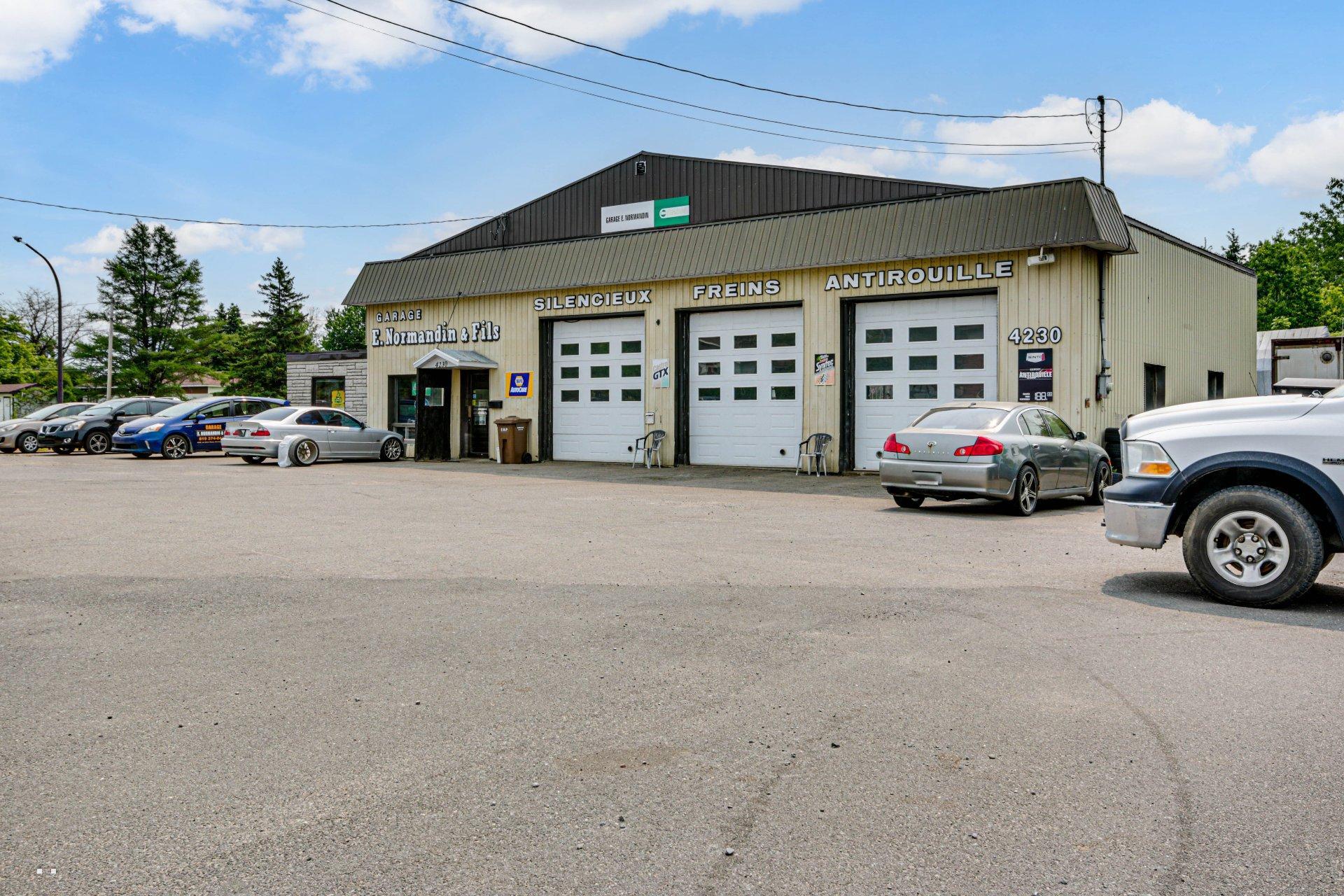 









4230


Rue Notre-Dame E.

,
Trois-Rivières,




QC
G8V1Z5

