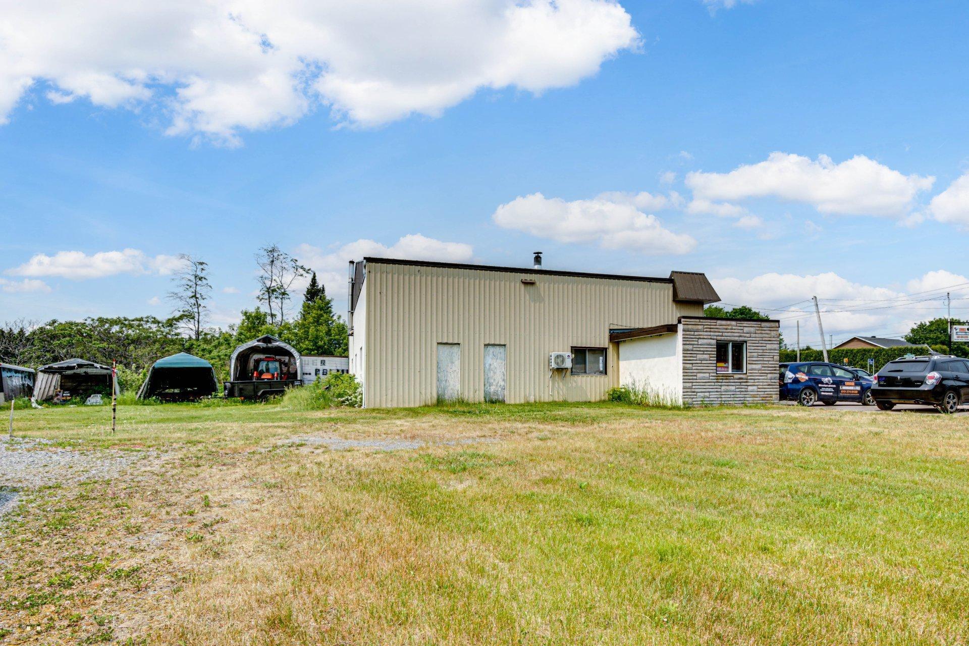 









4230


Rue Notre-Dame E.

,
Trois-Rivières,




QC
G8V1Z5

