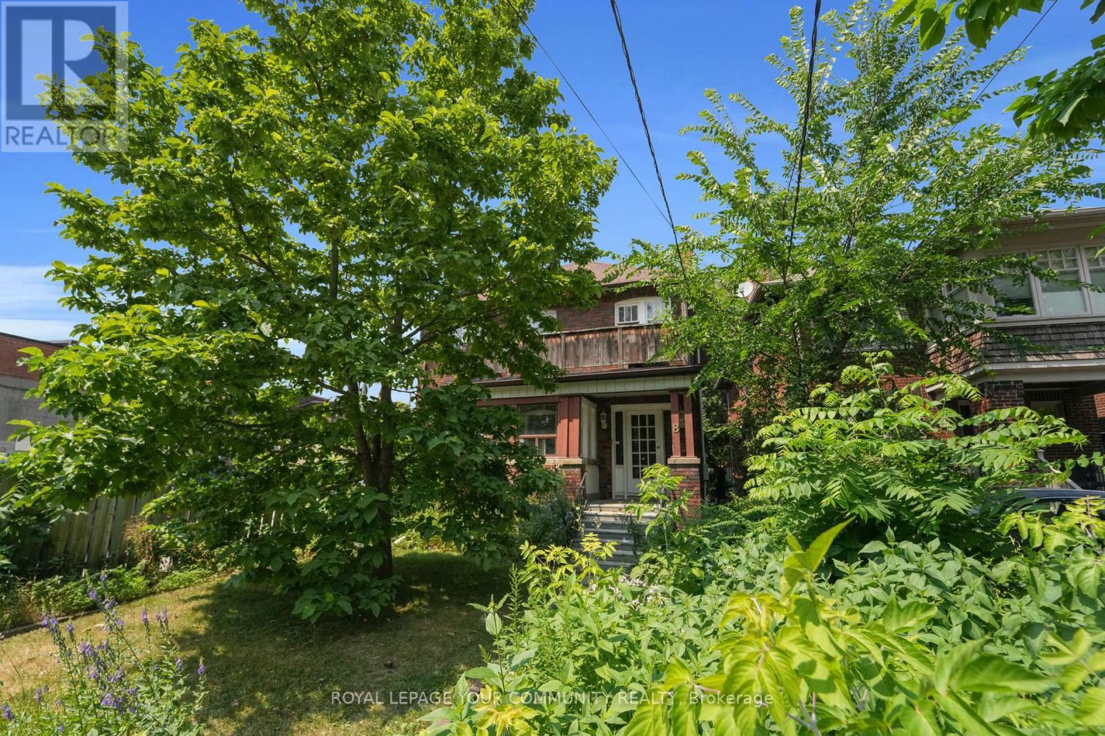 












8 SNOWDON AVENUE

,
Toronto,




Ontario
M4N2A6

