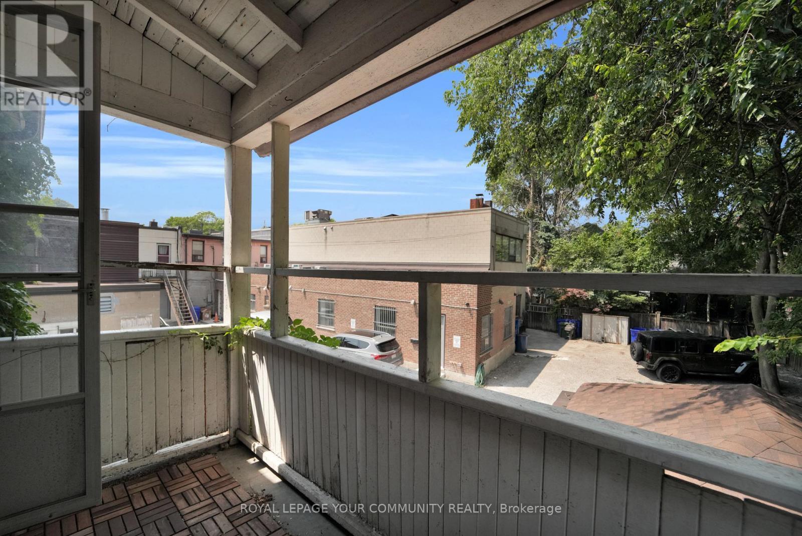 












8 SNOWDON AVENUE

,
Toronto,




Ontario
M4N2A6

