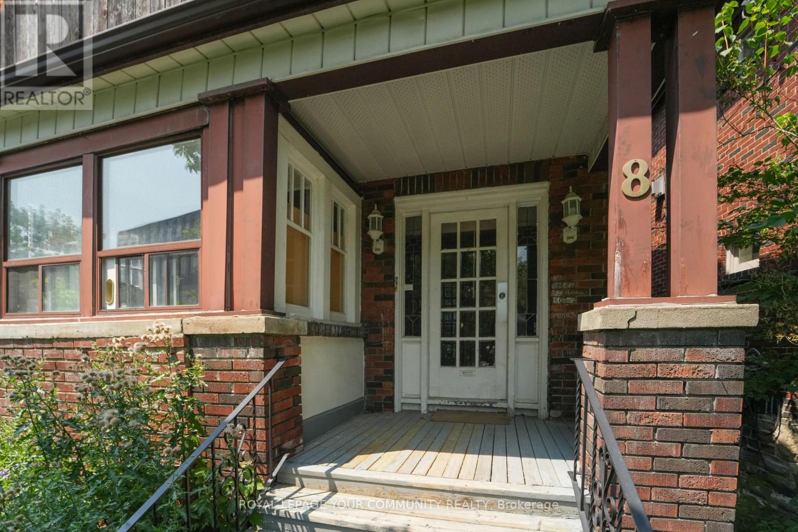 












8 SNOWDON AVENUE

,
Toronto,




Ontario
M4N2A6

