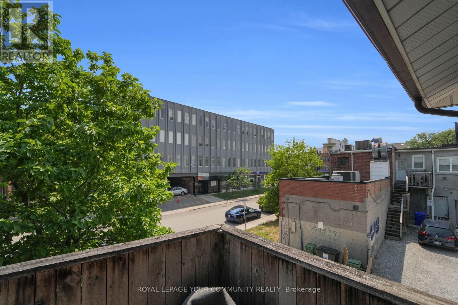 












8 SNOWDON AVENUE

,
Toronto,




Ontario
M4N2A6

