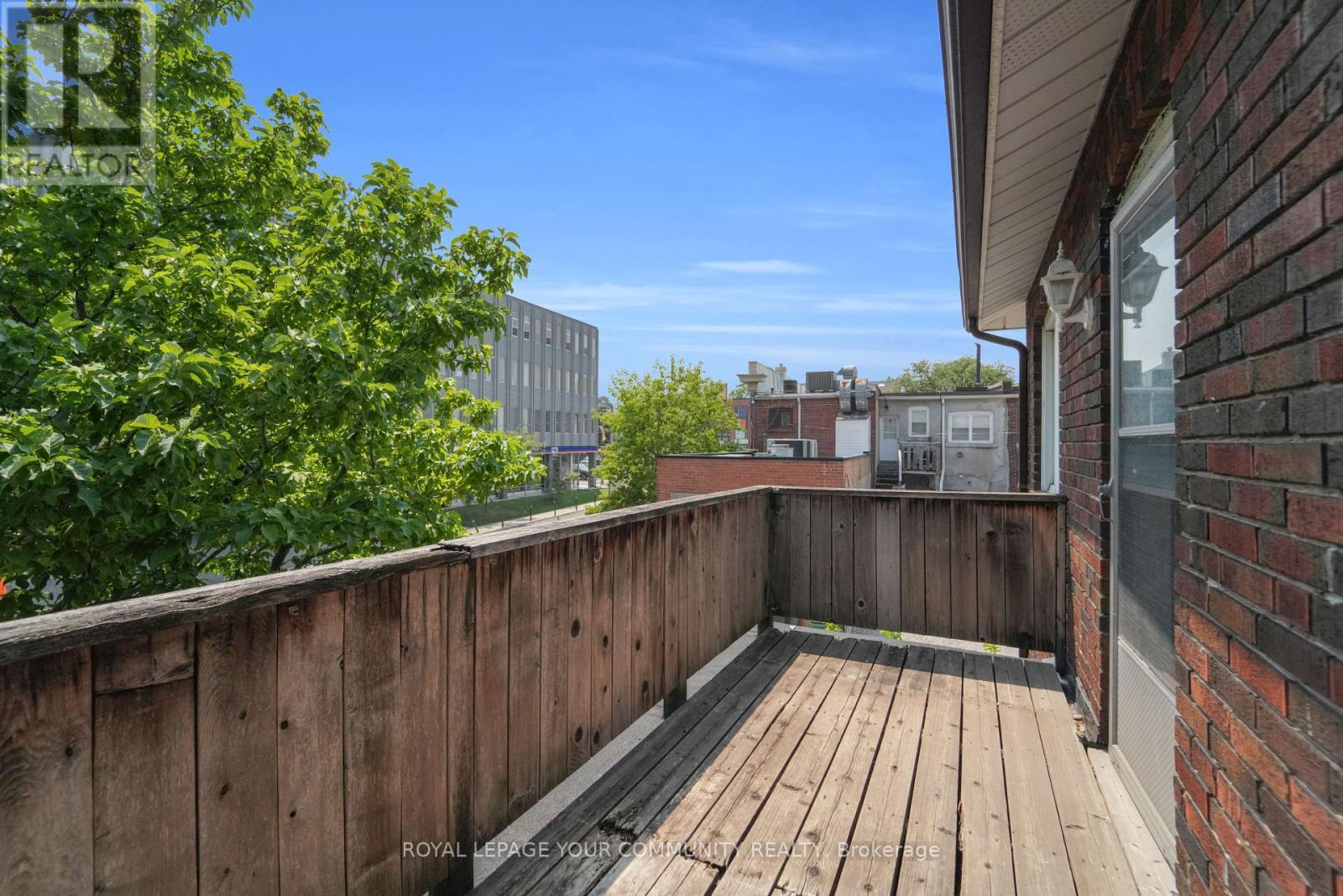 












8 SNOWDON AVENUE

,
Toronto,




Ontario
M4N2A6

