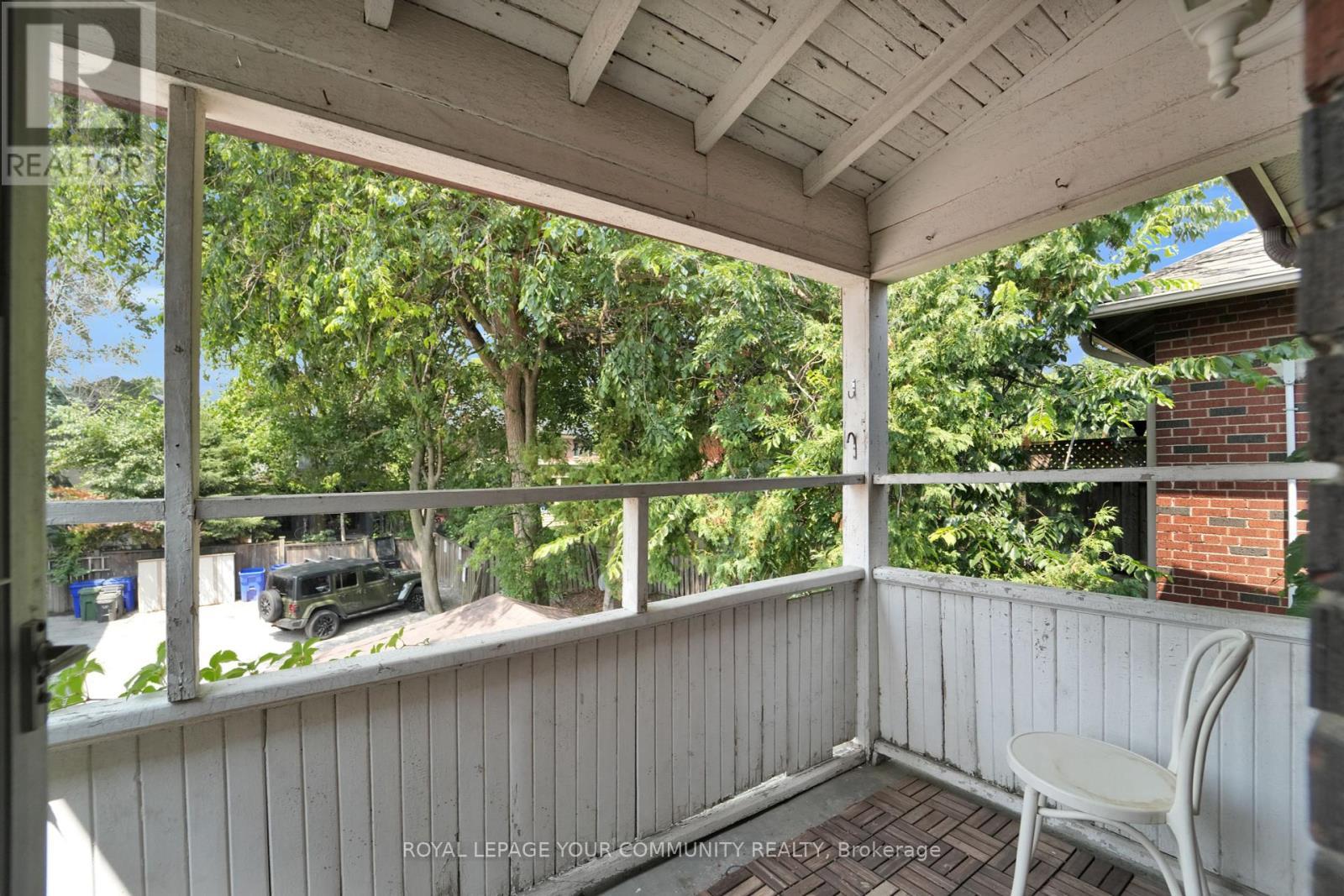 












8 SNOWDON AVENUE

,
Toronto,




Ontario
M4N2A6

