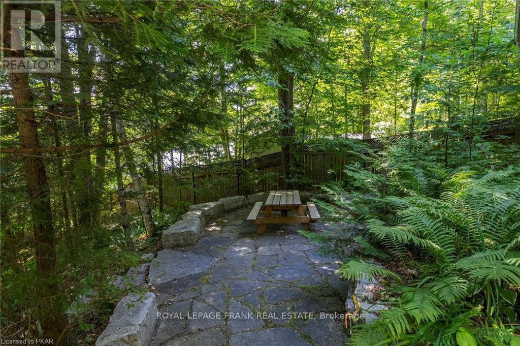 












11 FIRE ROUTE 27

,
Trent Lakes,




Ontario
K0L1J0

