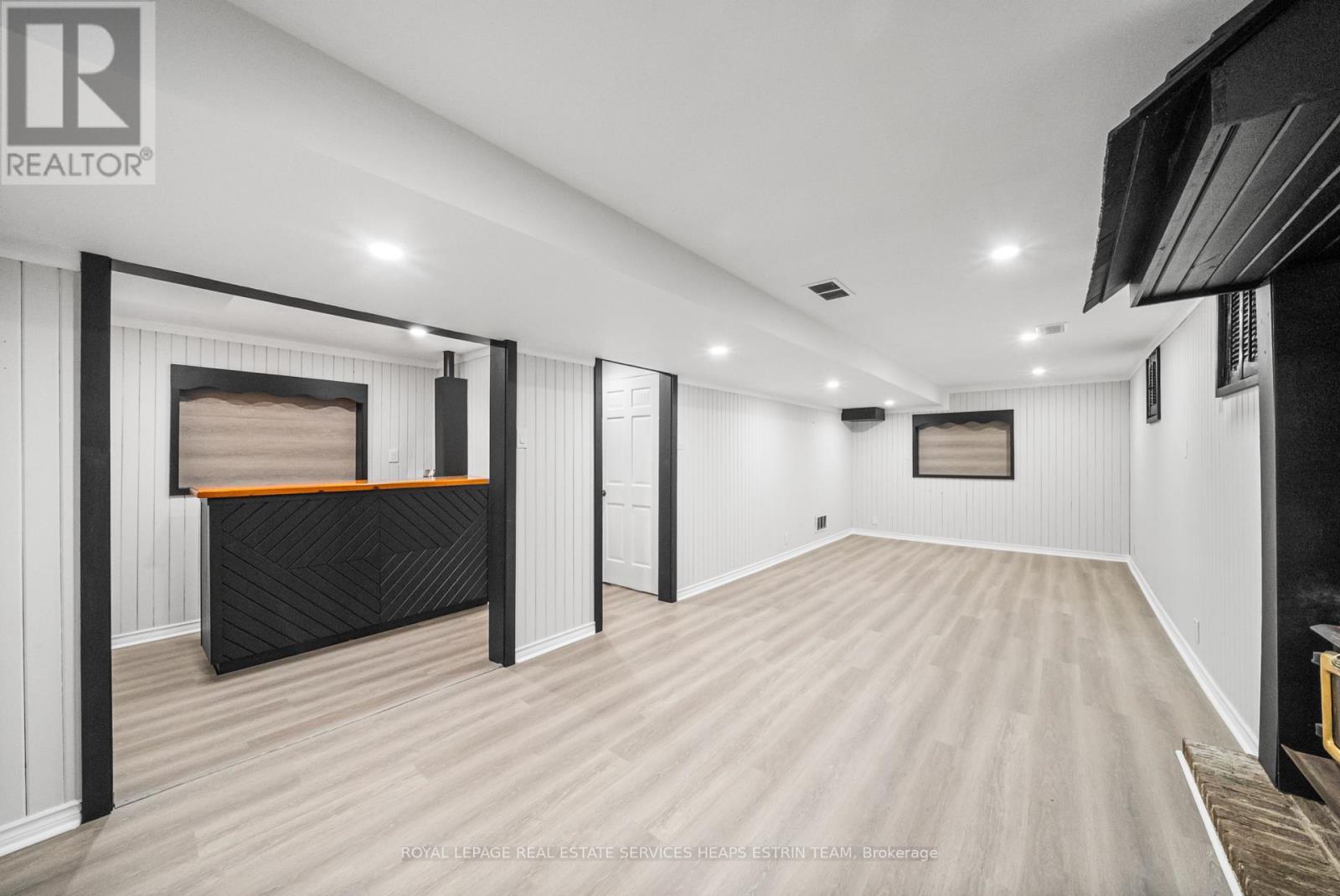 












1801 STORRINGTON STREET

,
Pickering,




Ontario
L1V2X2

