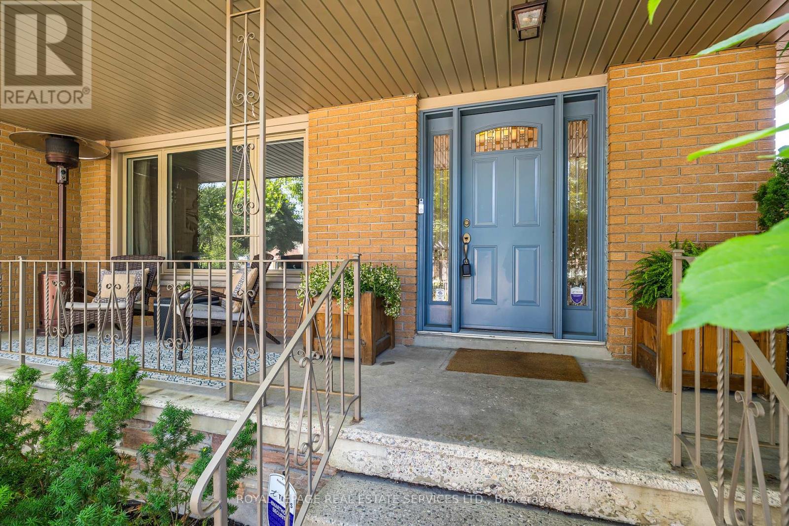 












2120 VARENCY DRIVE

,
Mississauga,




Ontario
L5K1C3

