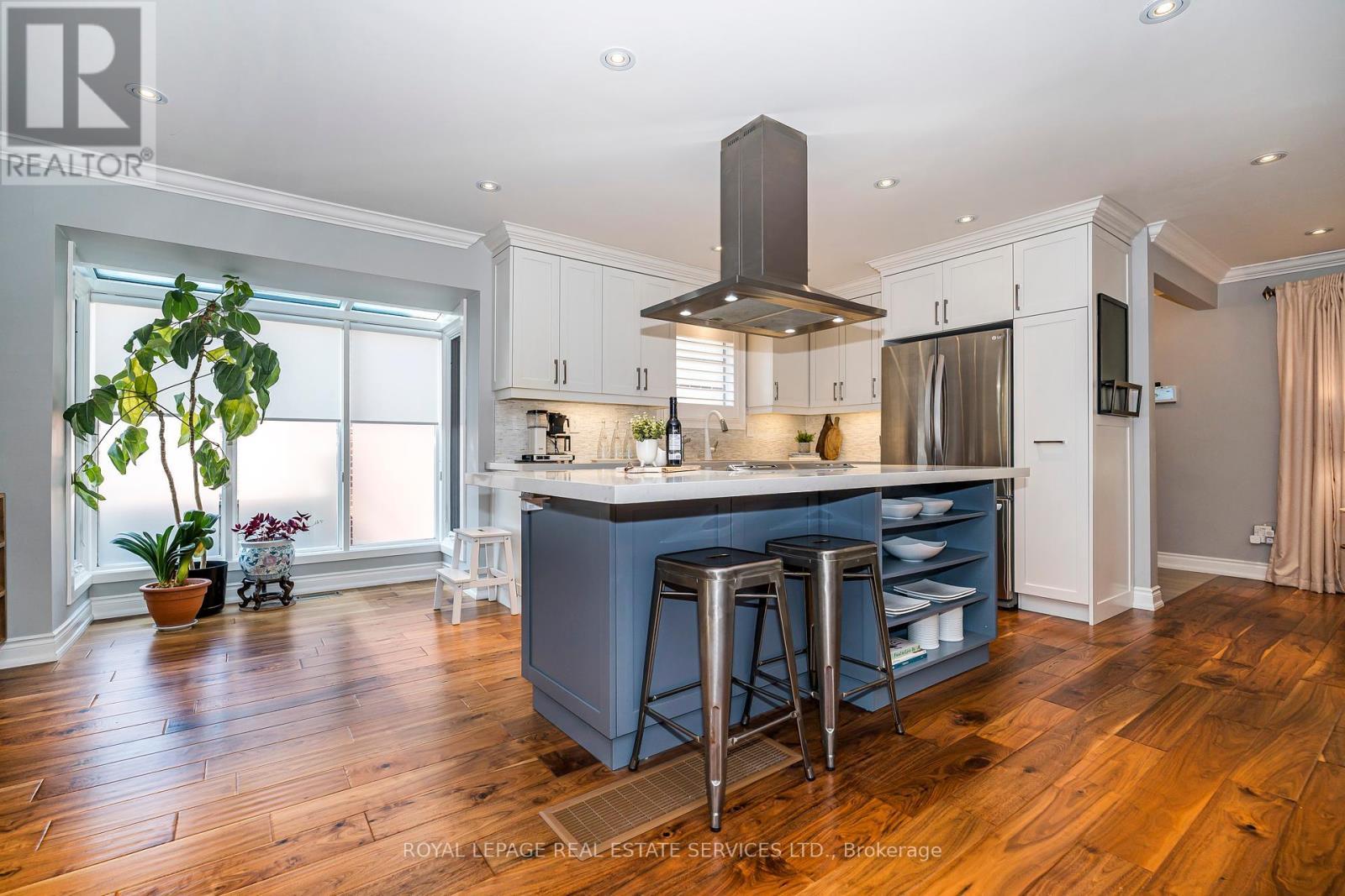 












2120 VARENCY DRIVE

,
Mississauga,




Ontario
L5K1C3


