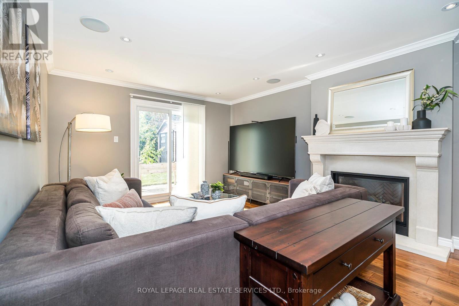 












2120 VARENCY DRIVE

,
Mississauga,




Ontario
L5K1C3

