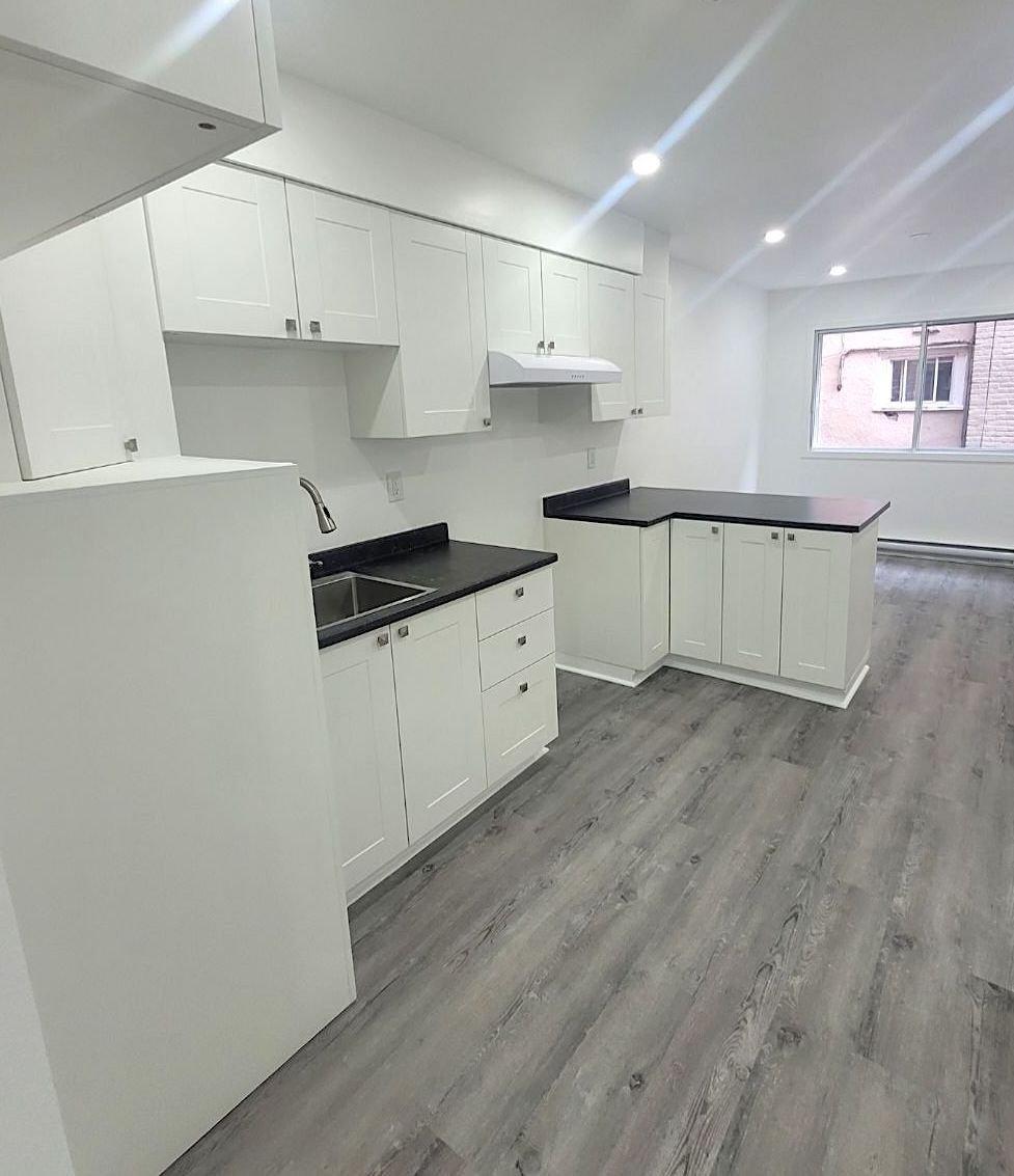 









150


18e Avenue

, 3,
Montréal (Lachine),




QC
H8S3P7

