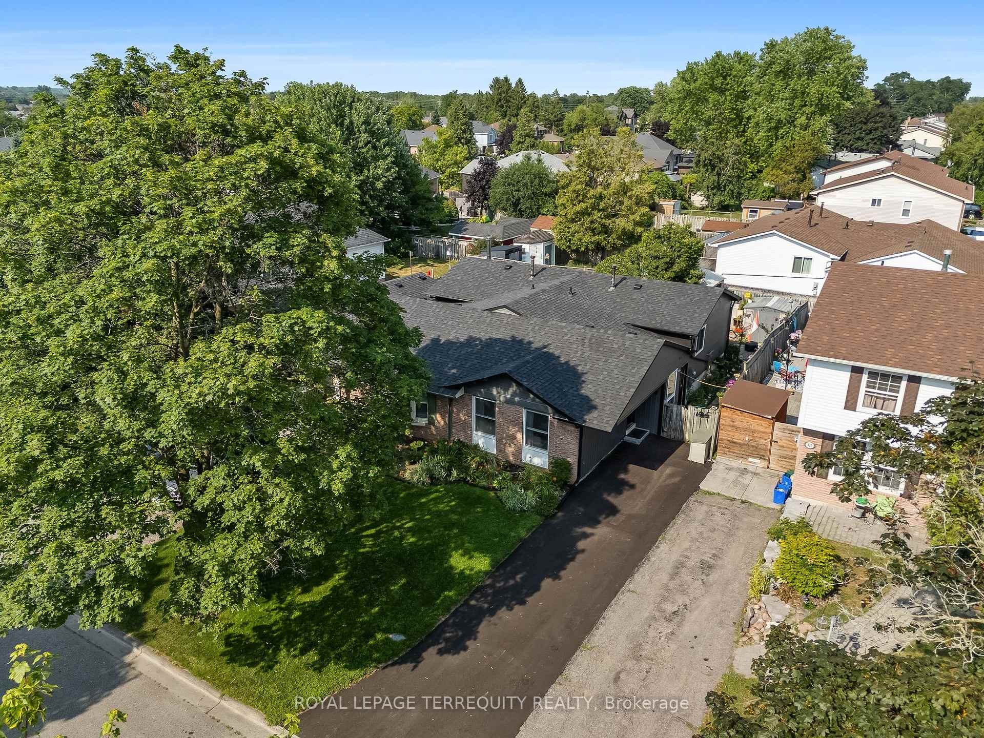 









425


Lesabre

Street,
Oshawa,




ON
L1K 1E3

