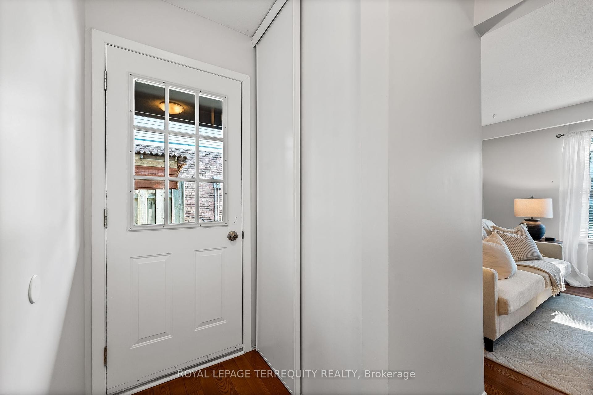 









425


Lesabre

Street,
Oshawa,




ON
L1K 1E3

