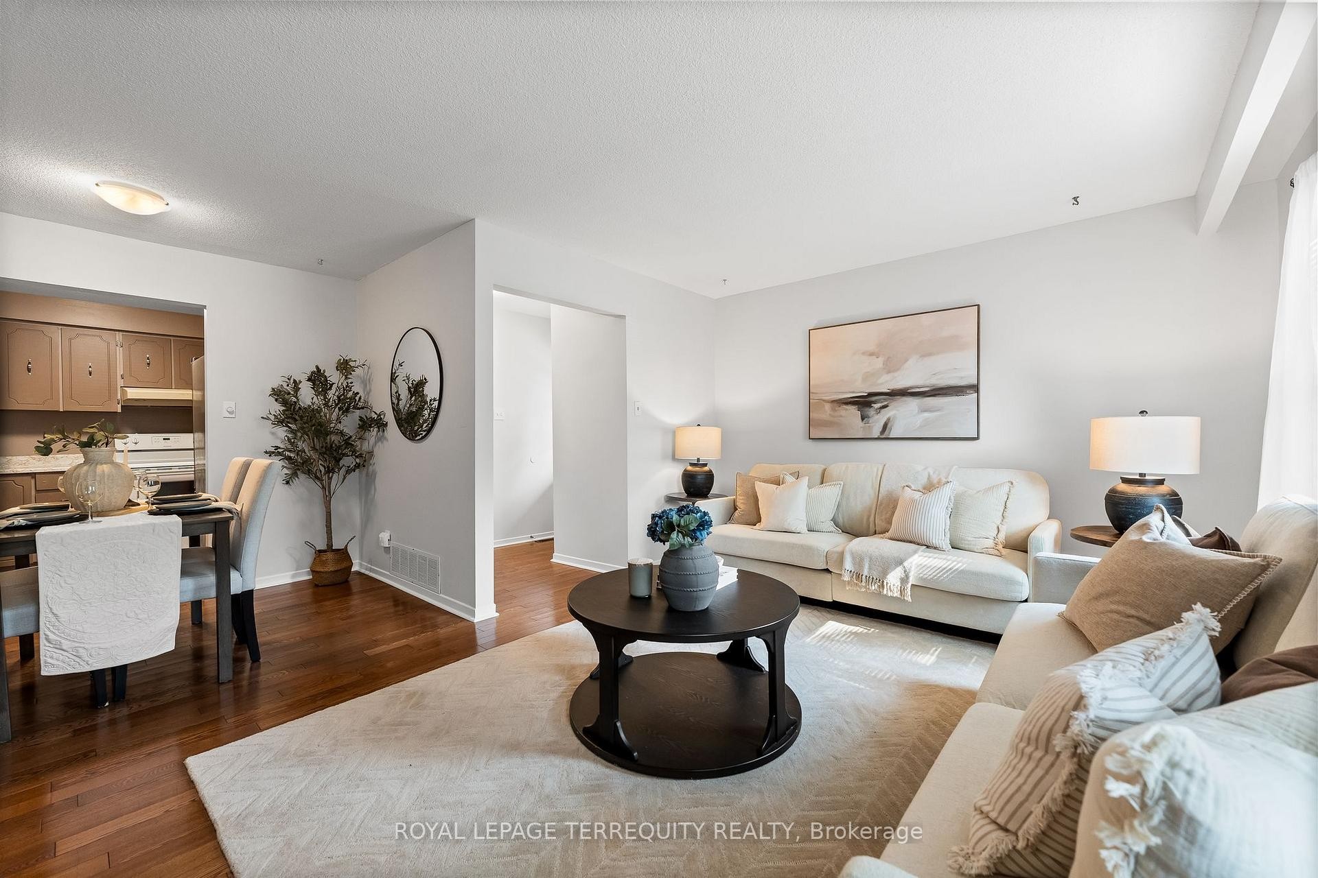 









425


Lesabre

Street,
Oshawa,




ON
L1K 1E3

