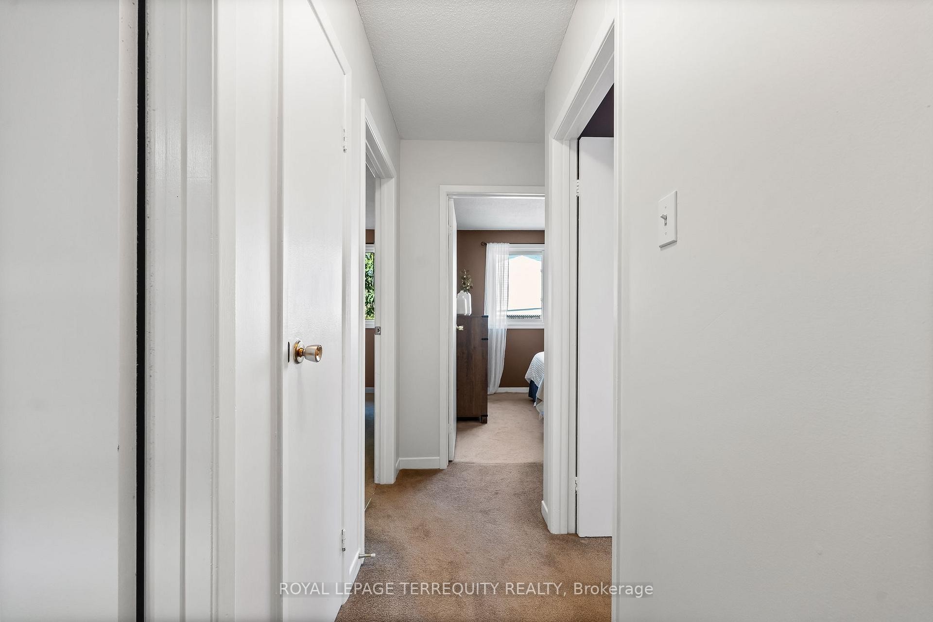 









425


Lesabre

Street,
Oshawa,




ON
L1K 1E3

