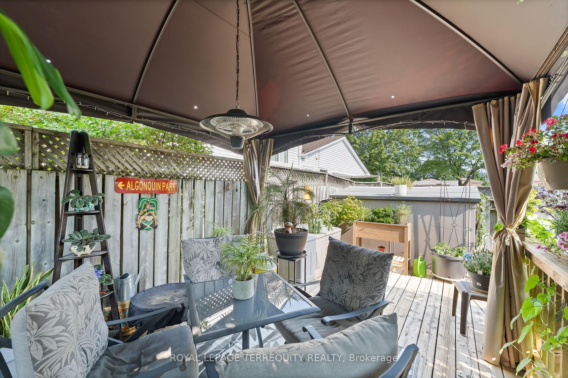 









425


Lesabre

Street,
Oshawa,




ON
L1K 1E3

