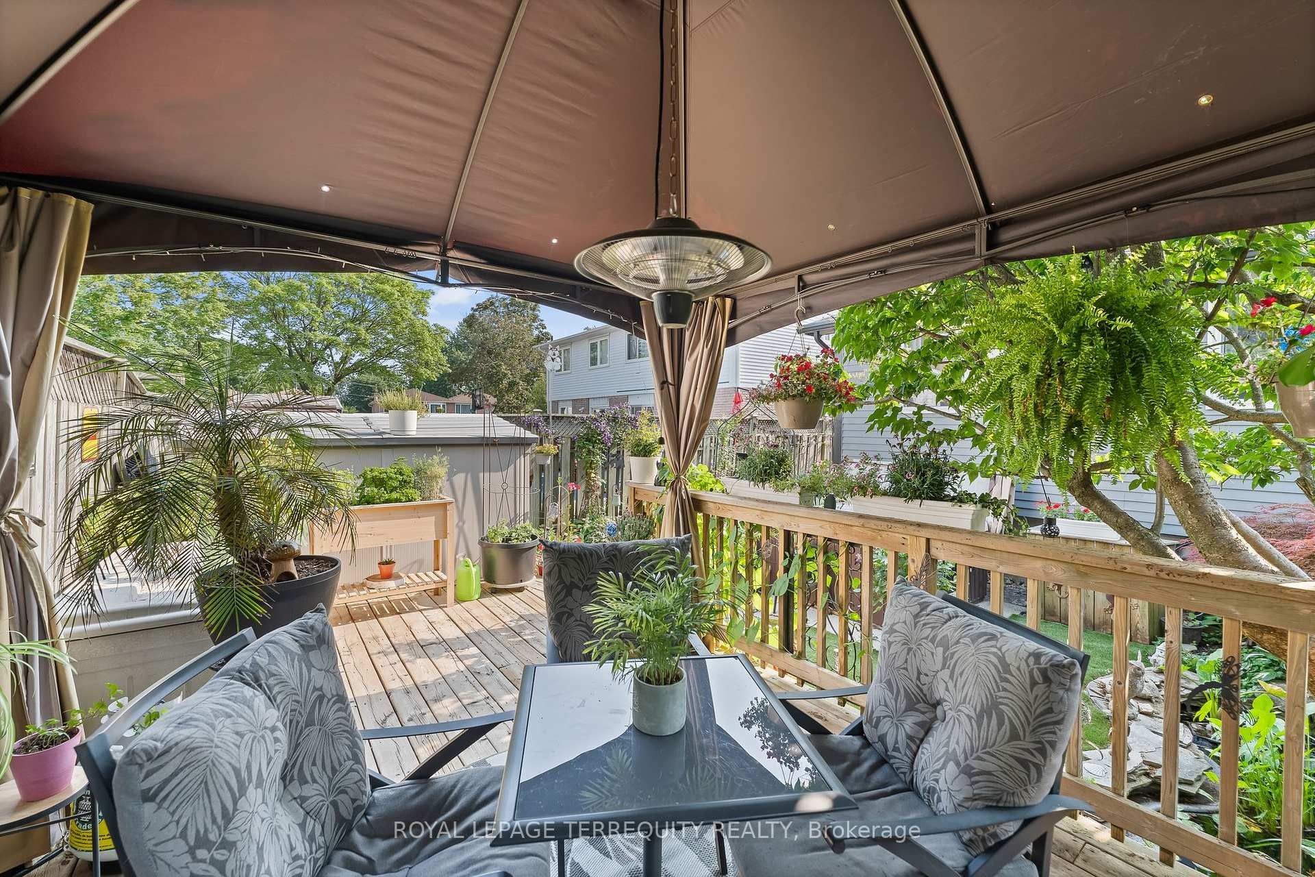 









425


Lesabre

Street,
Oshawa,




ON
L1K 1E3

