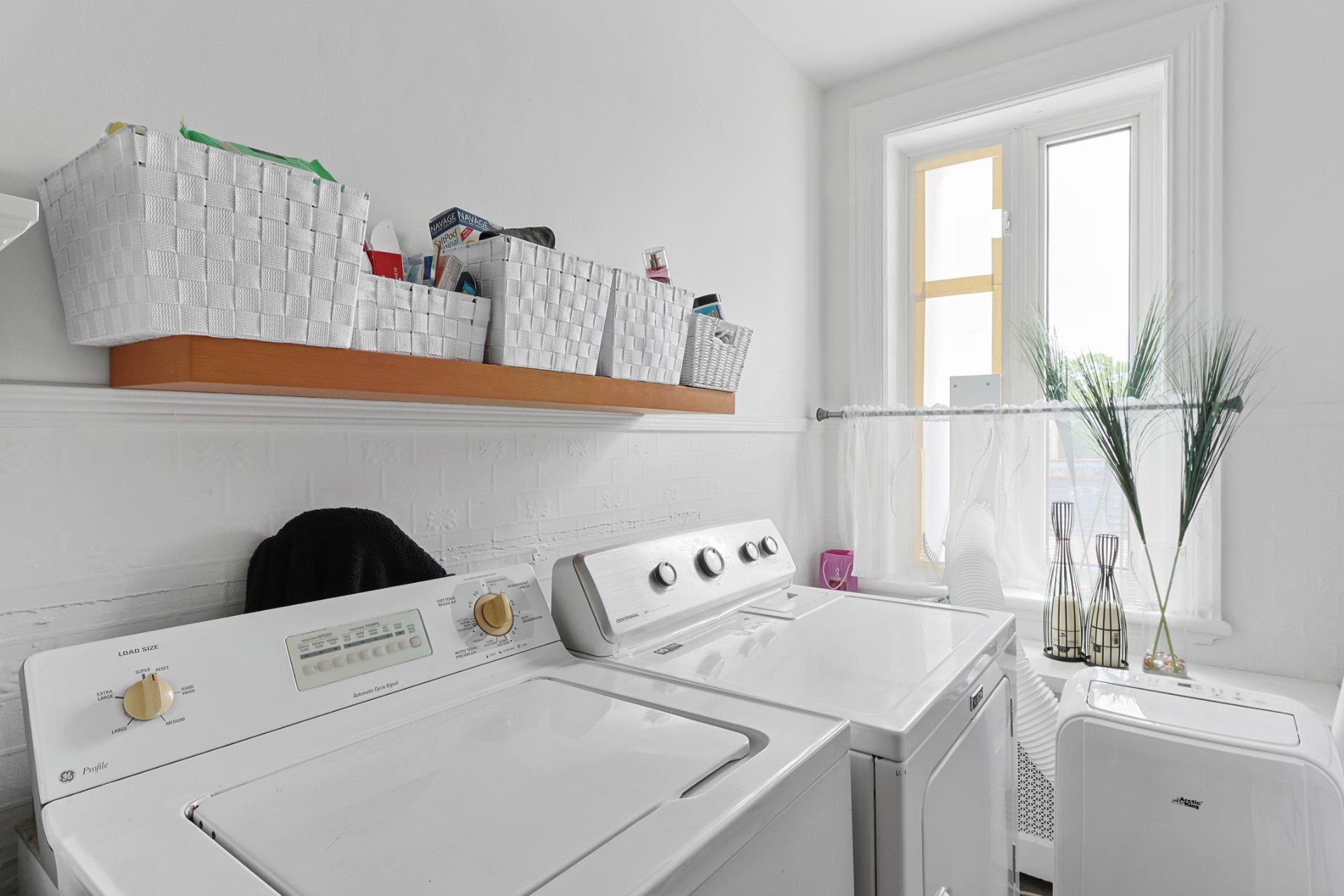 









64A


Rue St-Laurent

,
Beauharnois,




QC
J6N1V5

