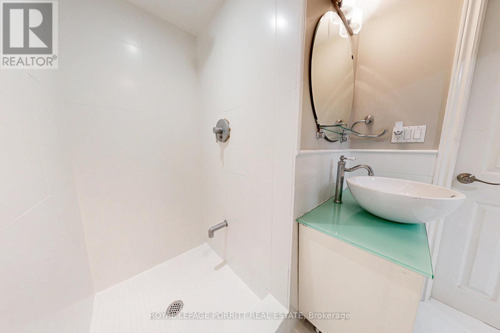 












C - 73 GORT AVENUE

,
Toronto,




Ontario
M8W3Y9

