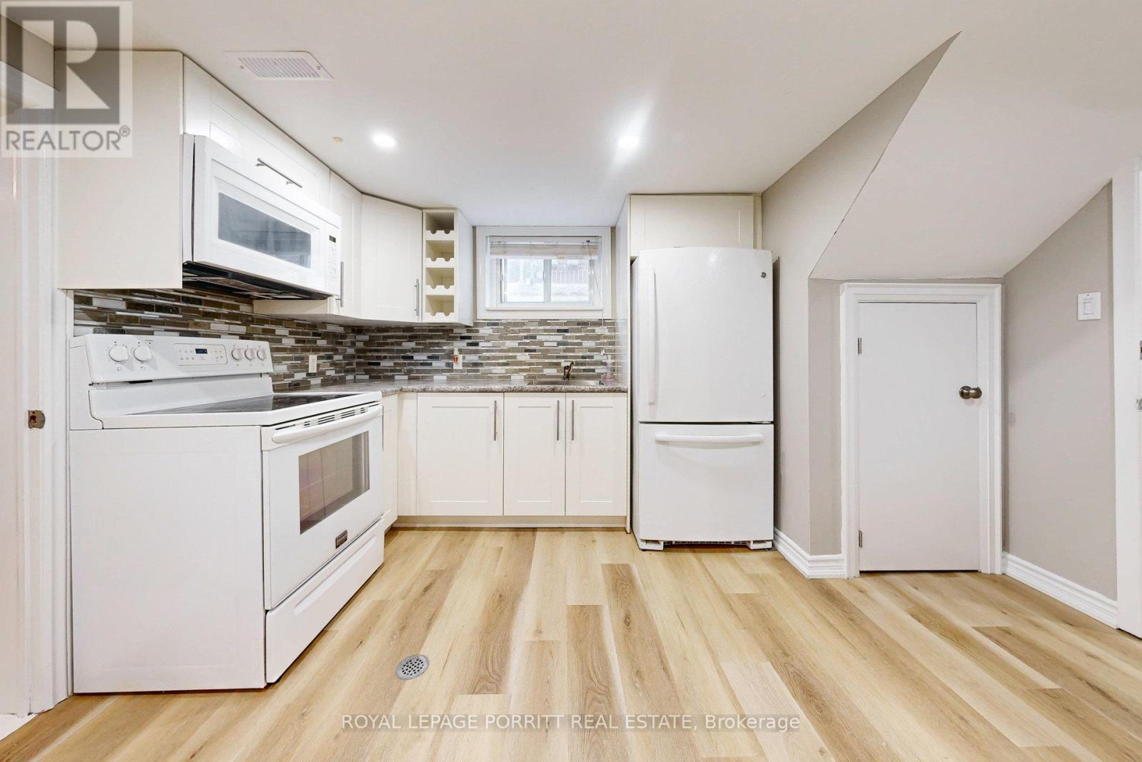 












C - 73 GORT AVENUE

,
Toronto,




Ontario
M8W3Y9

