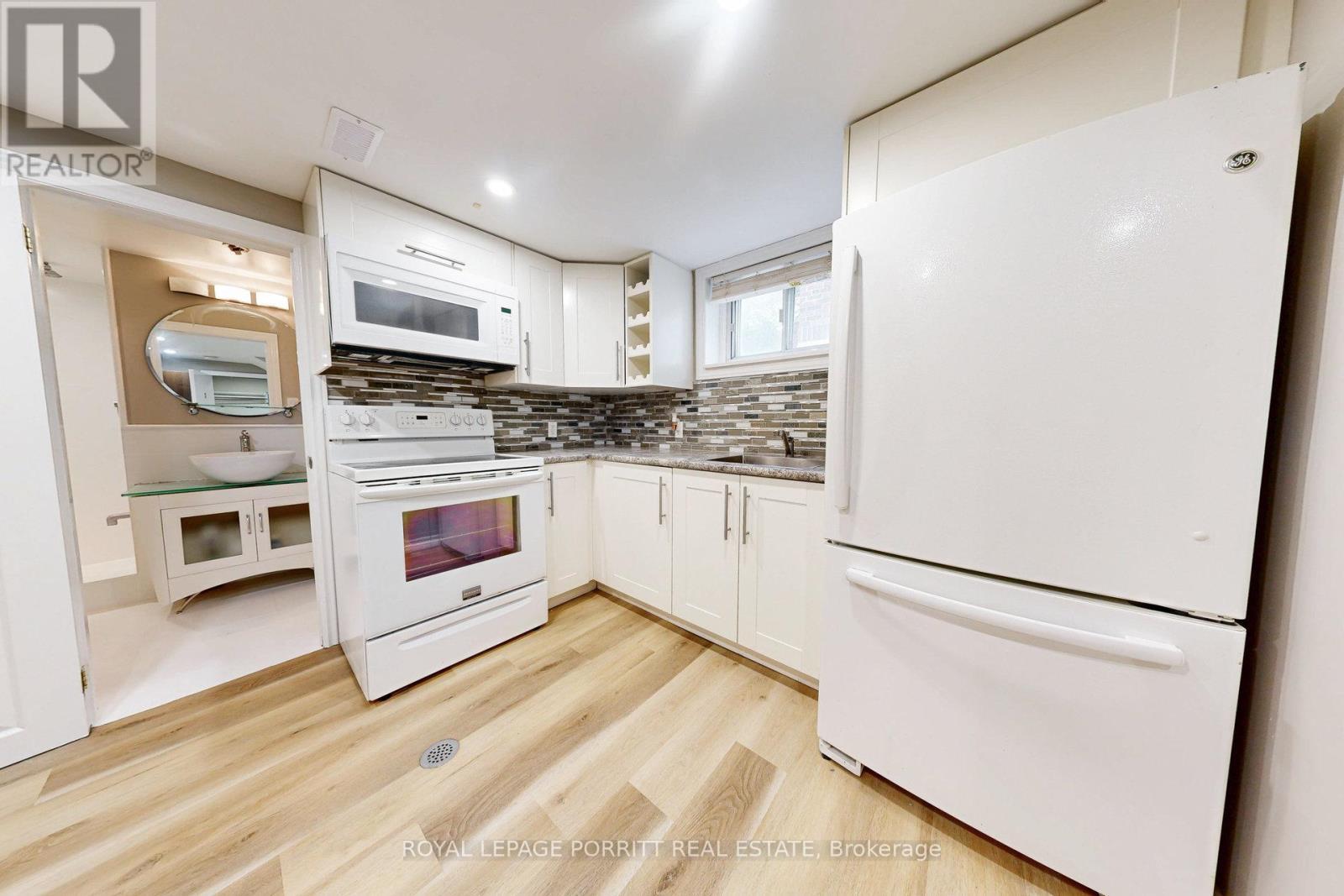 












C - 73 GORT AVENUE

,
Toronto,




Ontario
M8W3Y9

