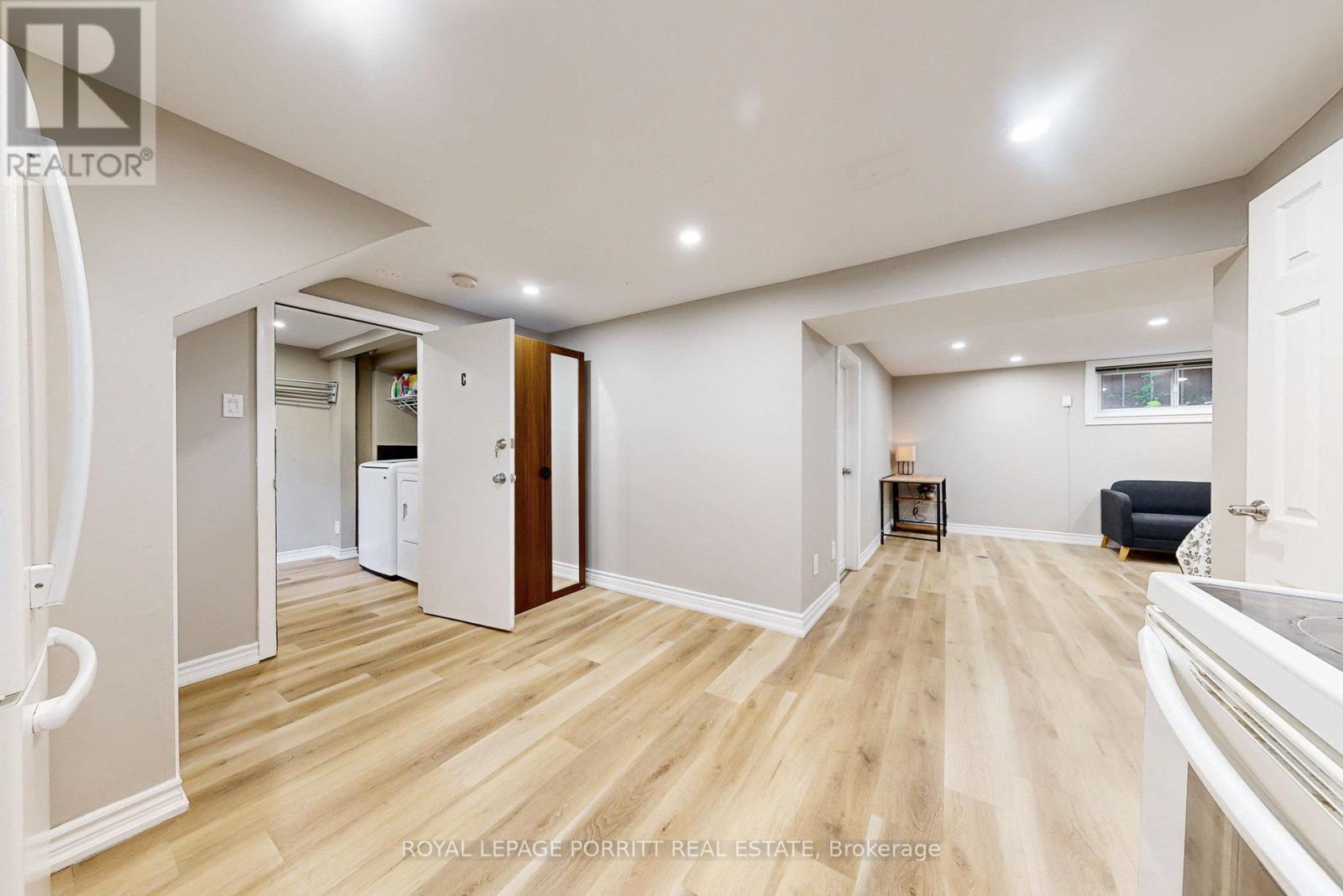 












C - 73 GORT AVENUE

,
Toronto,




Ontario
M8W3Y9

