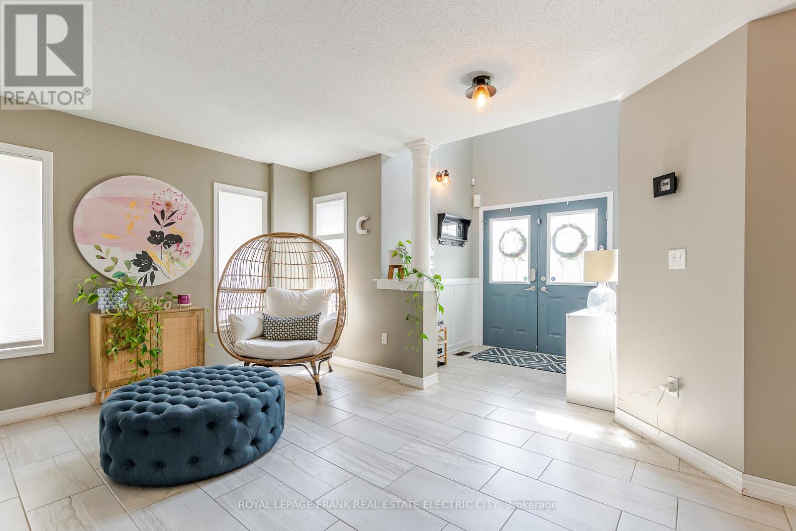 












664 TULLY CRESCENT

,
Peterborough West (North),




Ontario
K9K0A9

