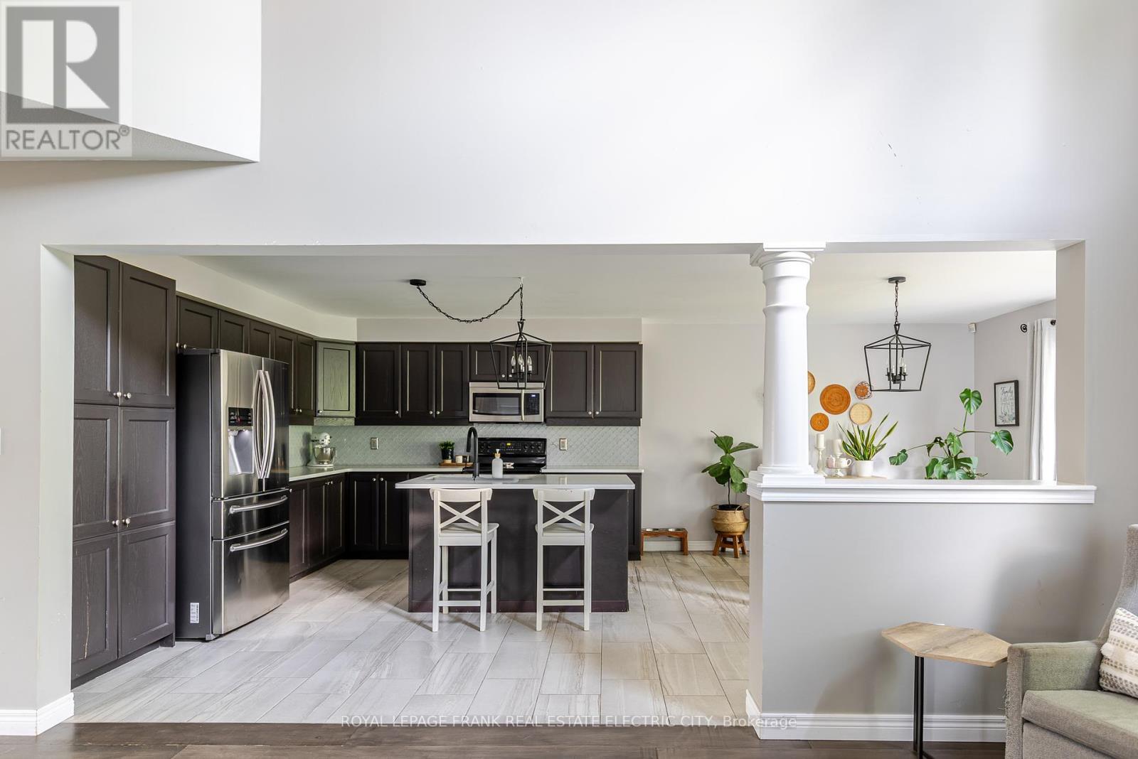 












664 TULLY CRESCENT

,
Peterborough West (North),




Ontario
K9K0A9

