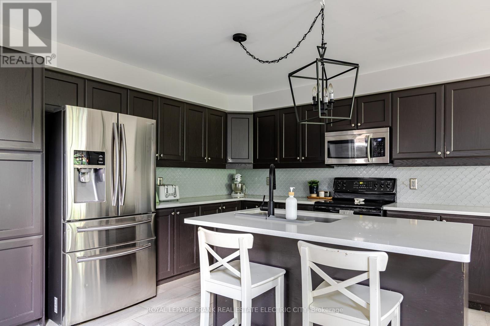 












664 TULLY CRESCENT

,
Peterborough West (North),




Ontario
K9K0A9

