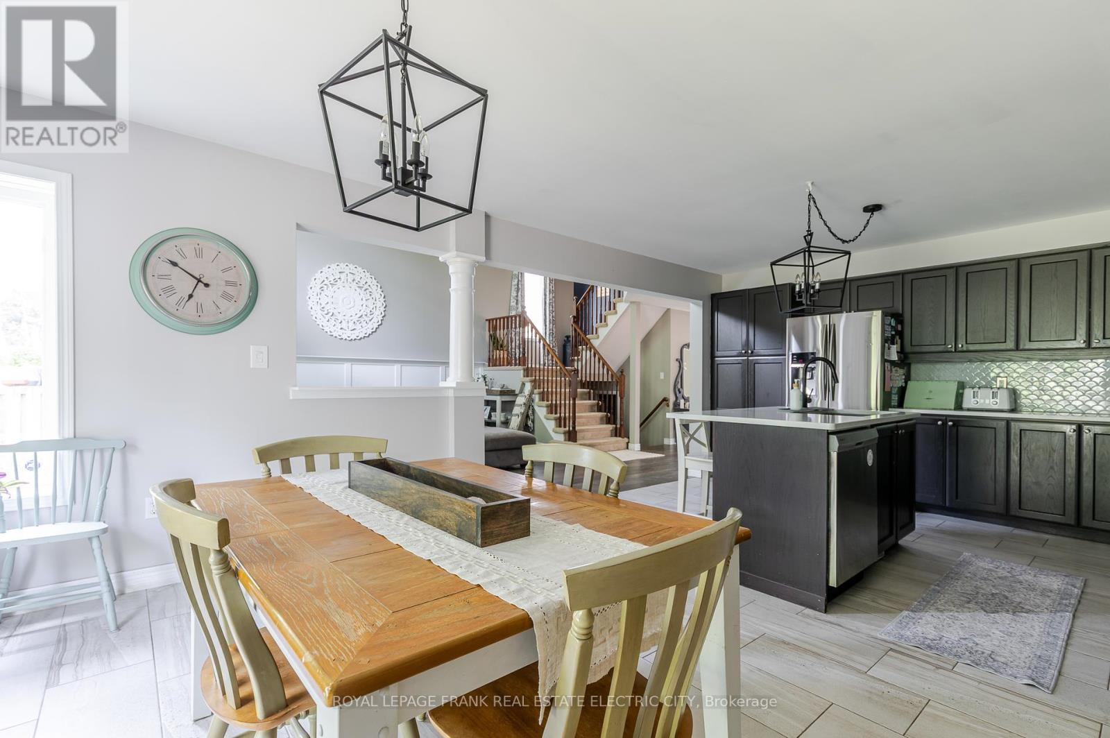 












664 TULLY CRESCENT

,
Peterborough West (North),




Ontario
K9K0A9


