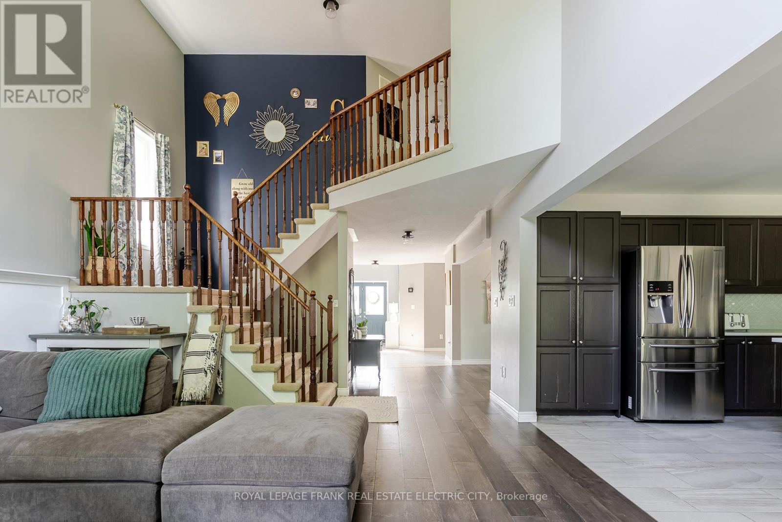 












664 TULLY CRESCENT

,
Peterborough West (North),




Ontario
K9K0A9

