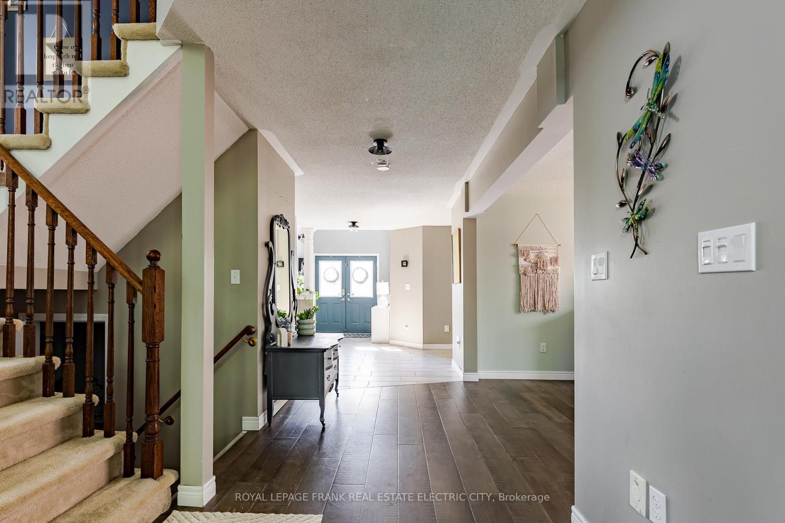 












664 TULLY CRESCENT

,
Peterborough West (North),




Ontario
K9K0A9


