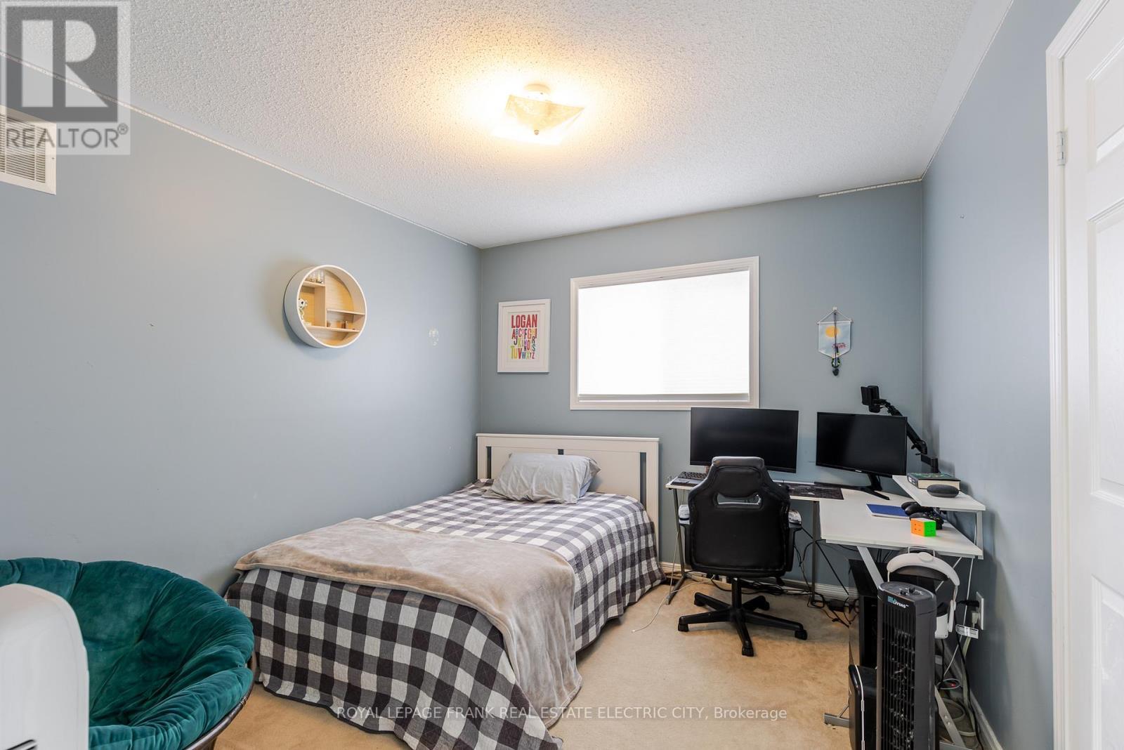 












664 TULLY CRESCENT

,
Peterborough West (North),




Ontario
K9K0A9

