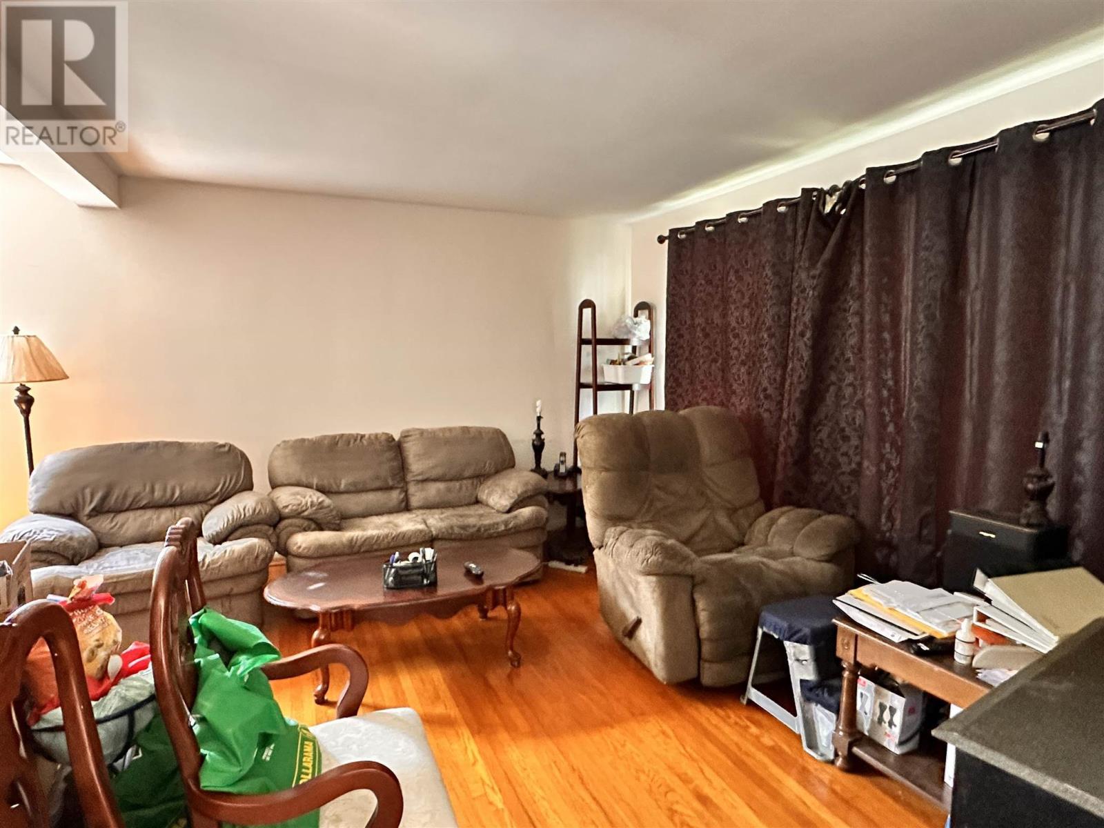 












60 Central AVE

,
Elliot Lake,




Ontario
P5A2G1

