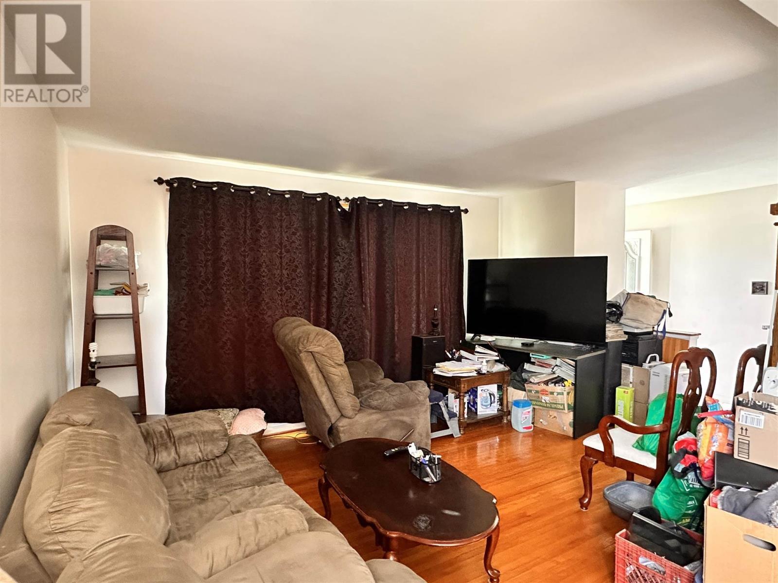 












60 Central AVE

,
Elliot Lake,




Ontario
P5A2G1

