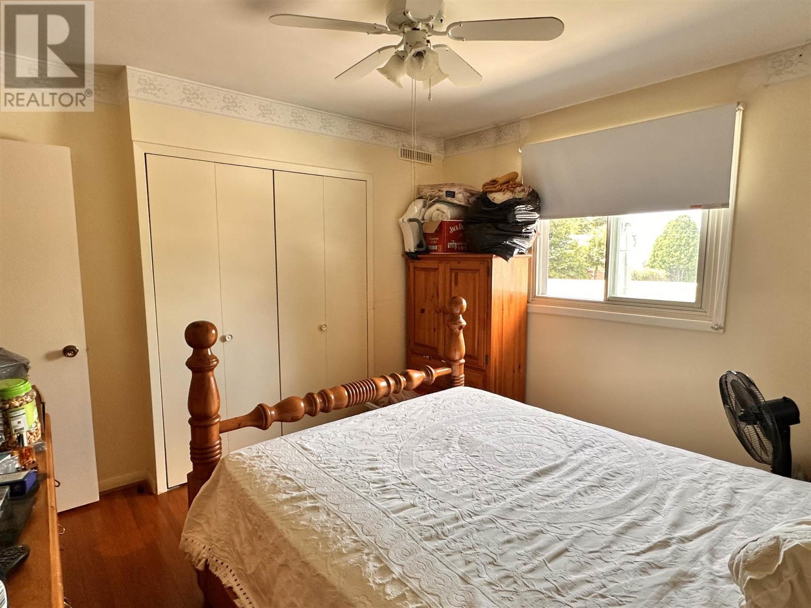 












60 Central AVE

,
Elliot Lake,




Ontario
P5A2G1

