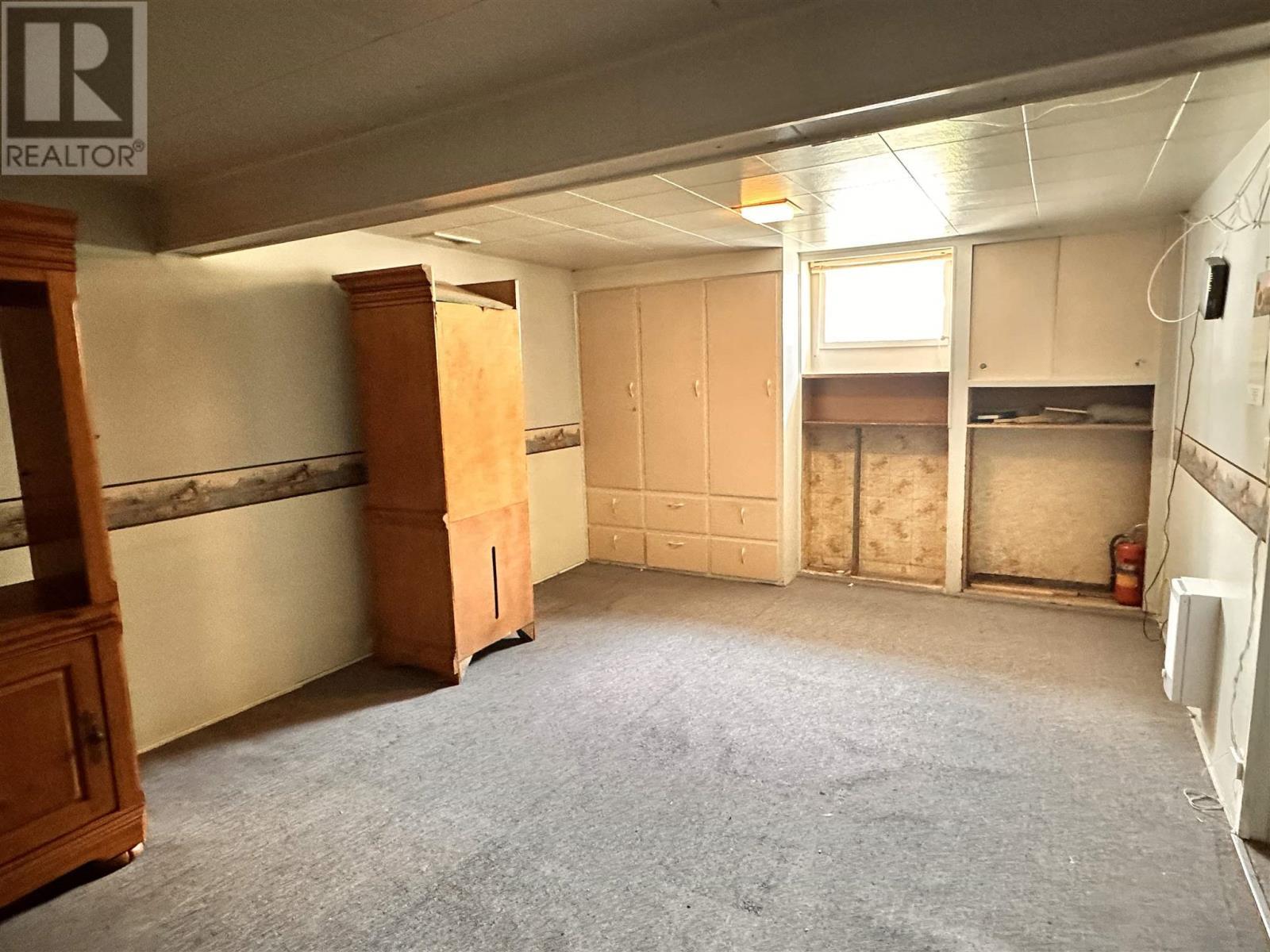 












60 Central AVE

,
Elliot Lake,




Ontario
P5A2G1

