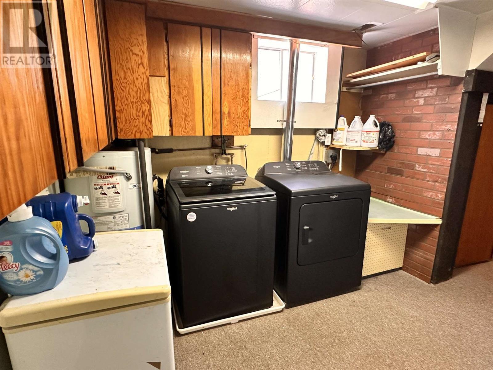 












60 Central AVE

,
Elliot Lake,




Ontario
P5A2G1

