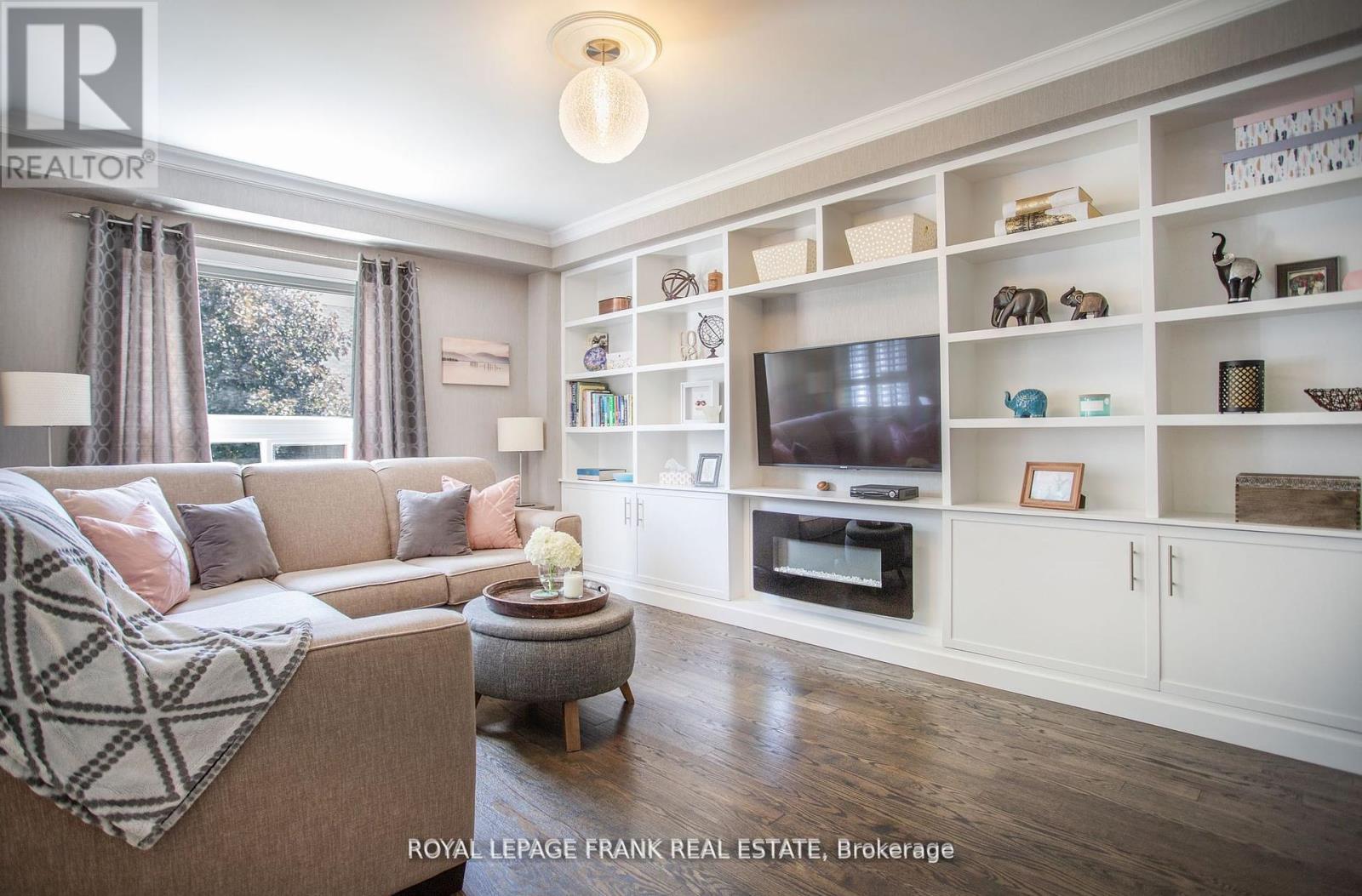 












26 JUNEAU CRESCENT

,
Whitby (Taunton North),




Ontario
L1R3A3

