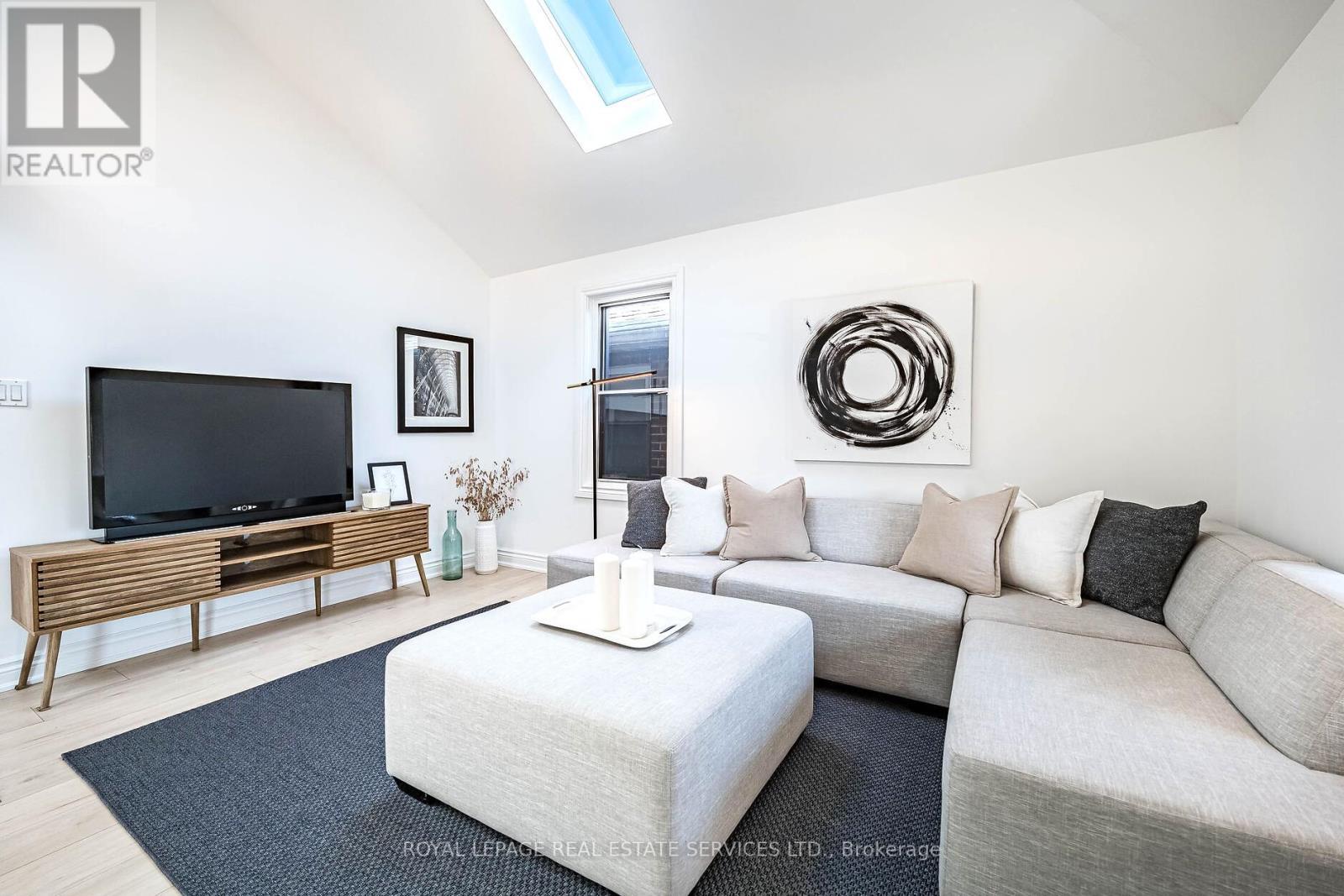 












48 THIRTEENTH STREET

,
Toronto,




Ontario
M8V3H4

