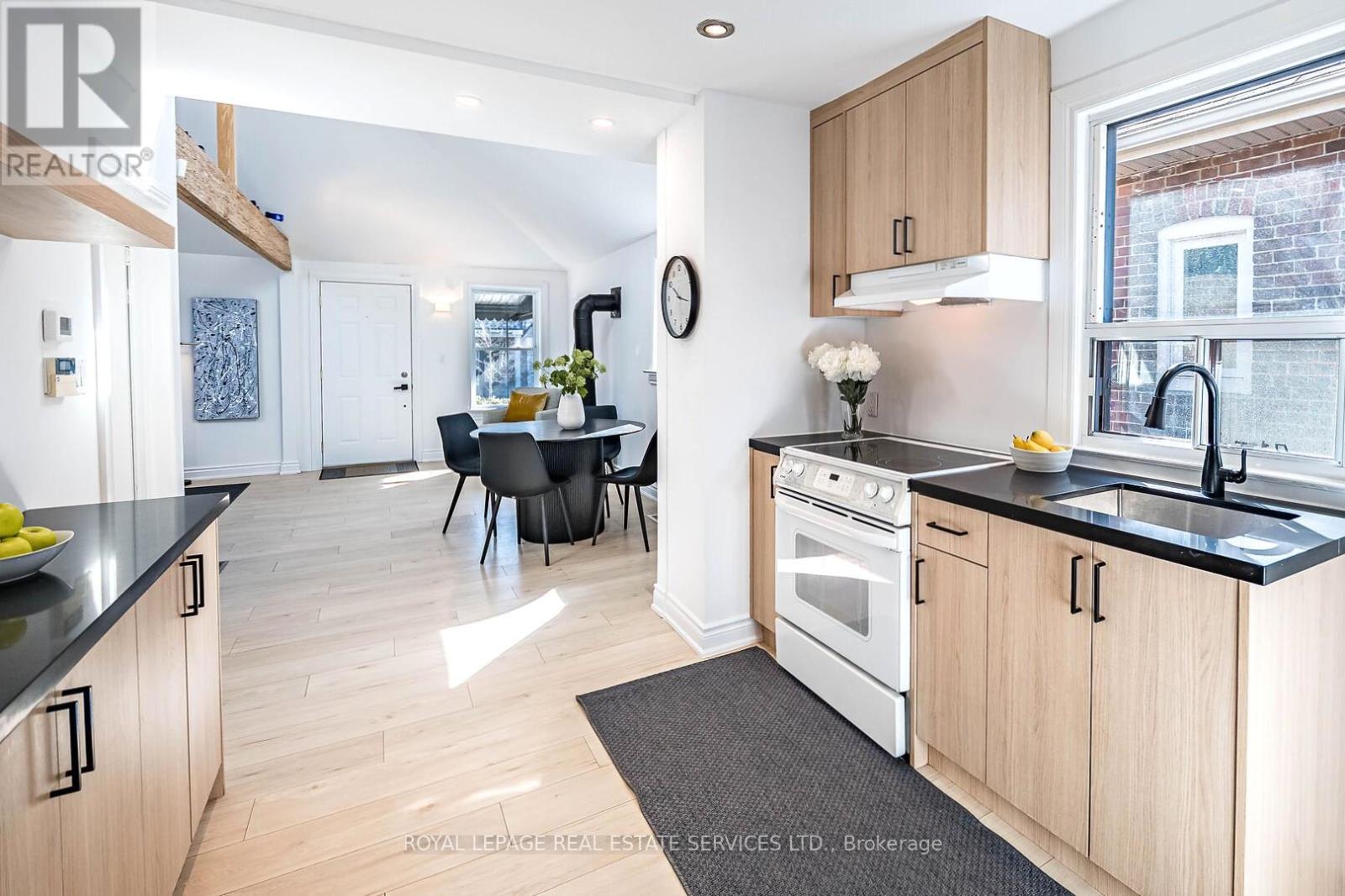 












48 THIRTEENTH STREET

,
Toronto,




Ontario
M8V3H4

