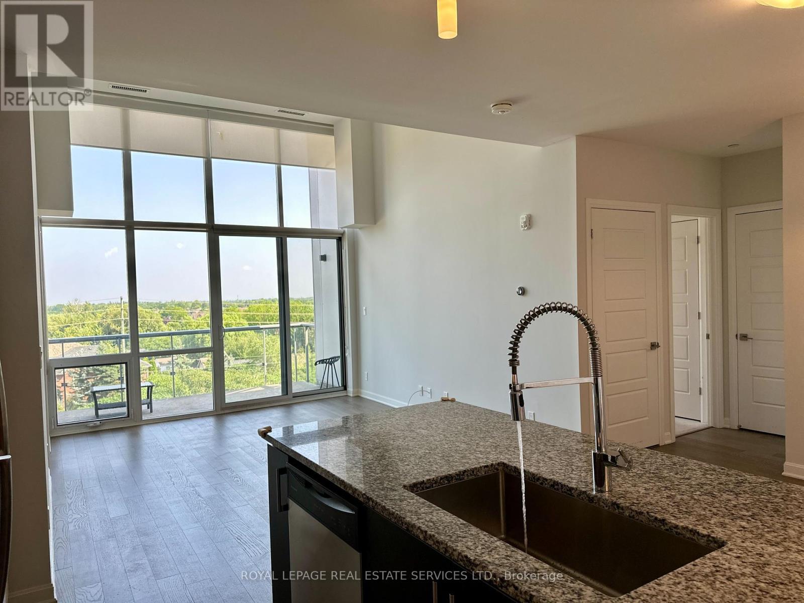 












410 - 3028 CREEKSHORE COMMON

,
Oakville,




Ontario
L6M5K6

