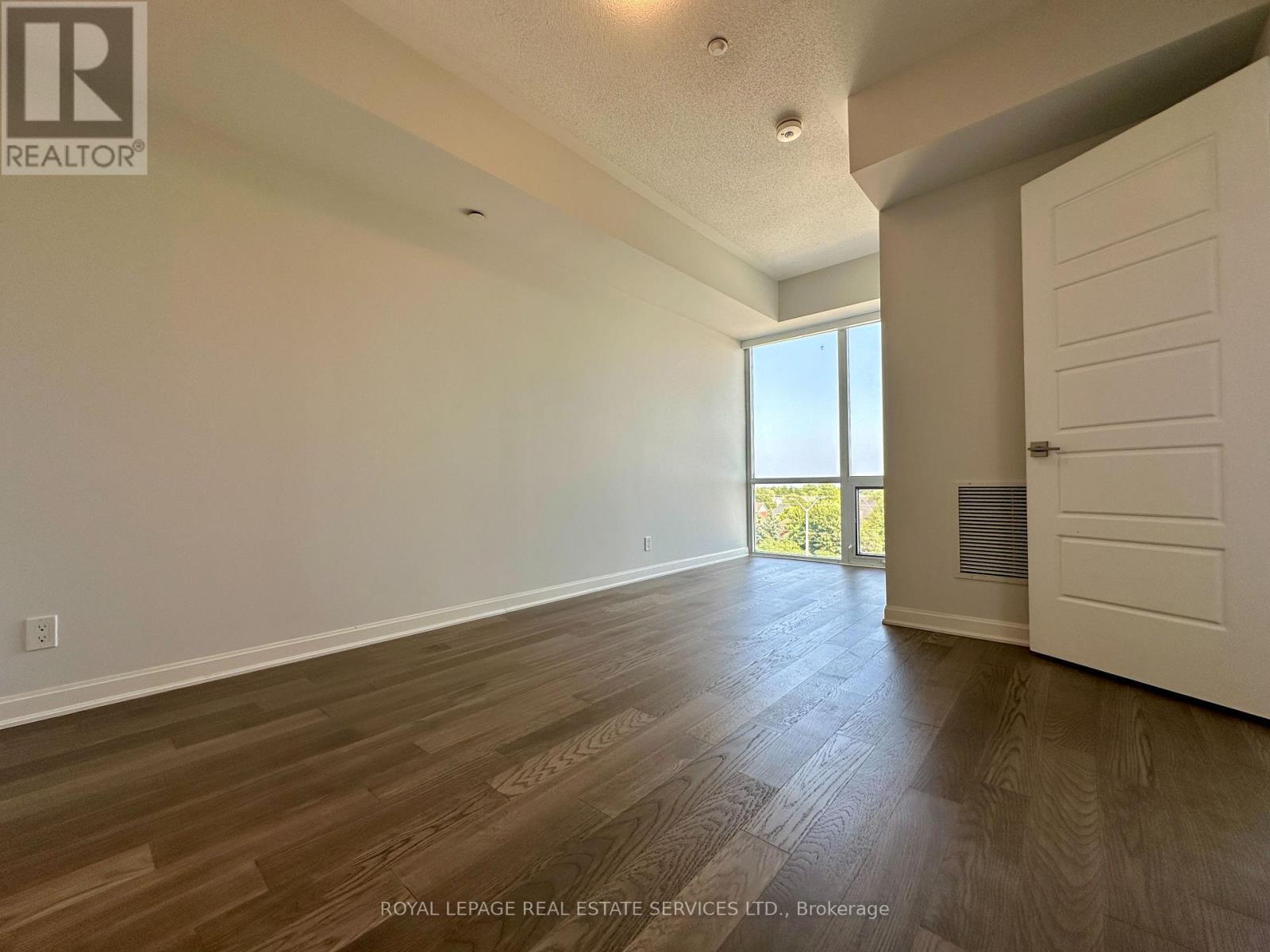 












410 - 3028 CREEKSHORE COMMON

,
Oakville,




Ontario
L6M5K6

