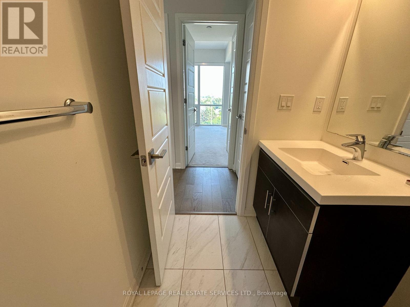 












410 - 3028 CREEKSHORE COMMON

,
Oakville,




Ontario
L6M5K6


